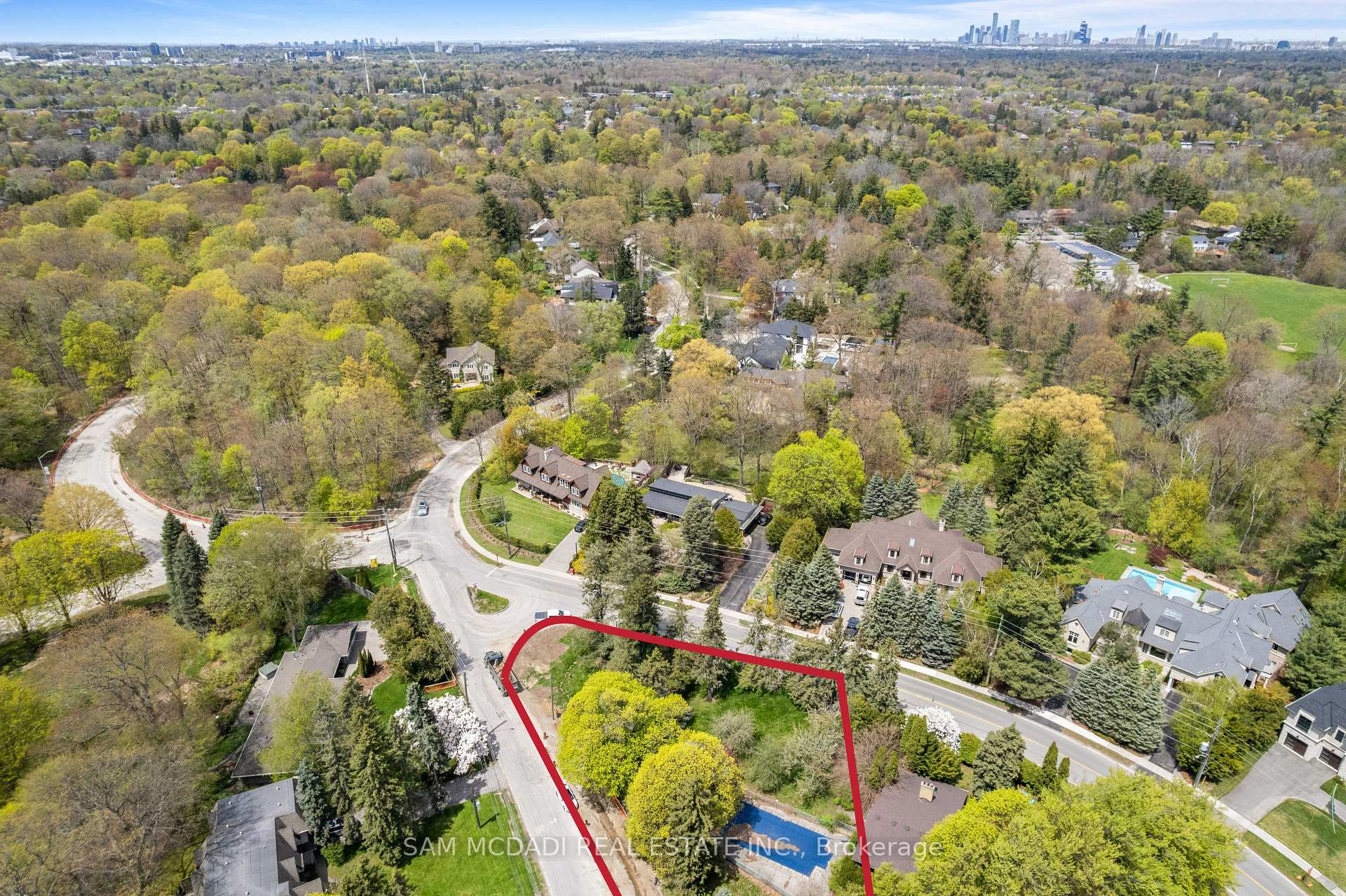 Photo 11 of 600 Bob O Link Road, Mississauga, Clarkson — HOMEH