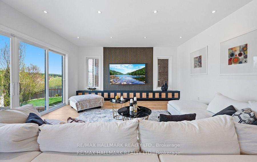 Photo 9 of 119 Pointon Street, Aurora, Bayview Northeast — HOMEH