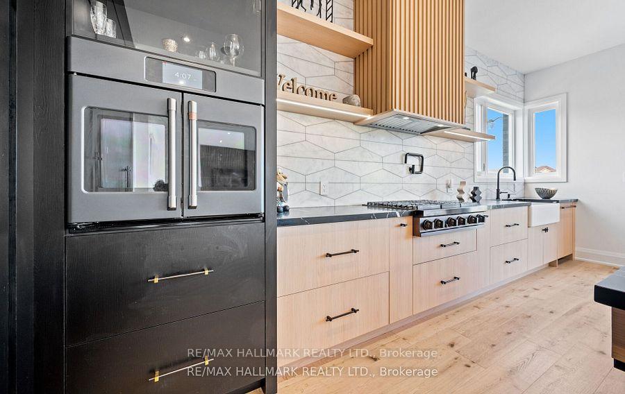 Photo 17 of 119 Pointon Street, Aurora, Bayview Northeast — HOMEH