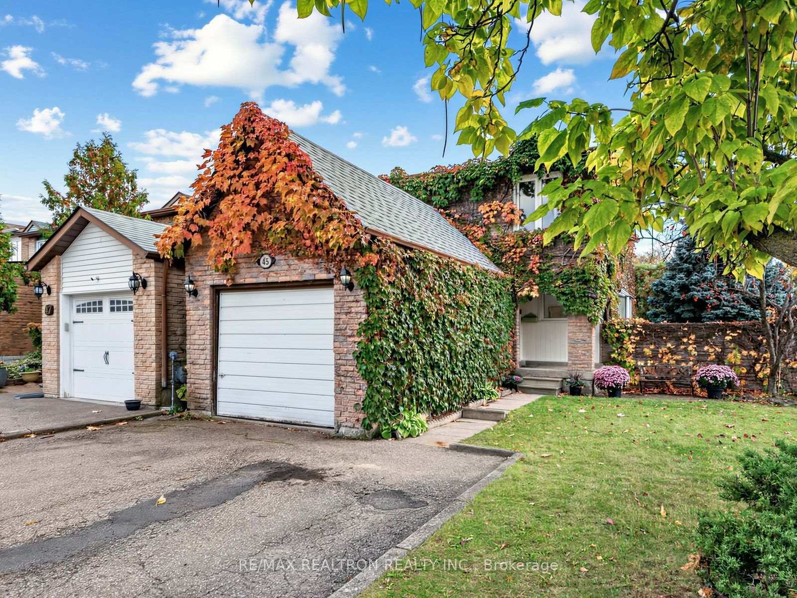 Photo 1 of 45 Mcclintock Crescent, Vaughan, Lakeview Estates — HOMEH