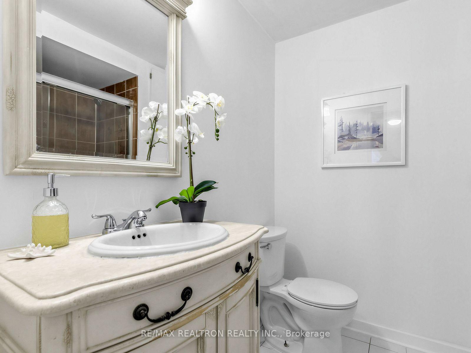 Photo 22 of 45 Mcclintock Crescent, Vaughan, Lakeview Estates — HOMEH