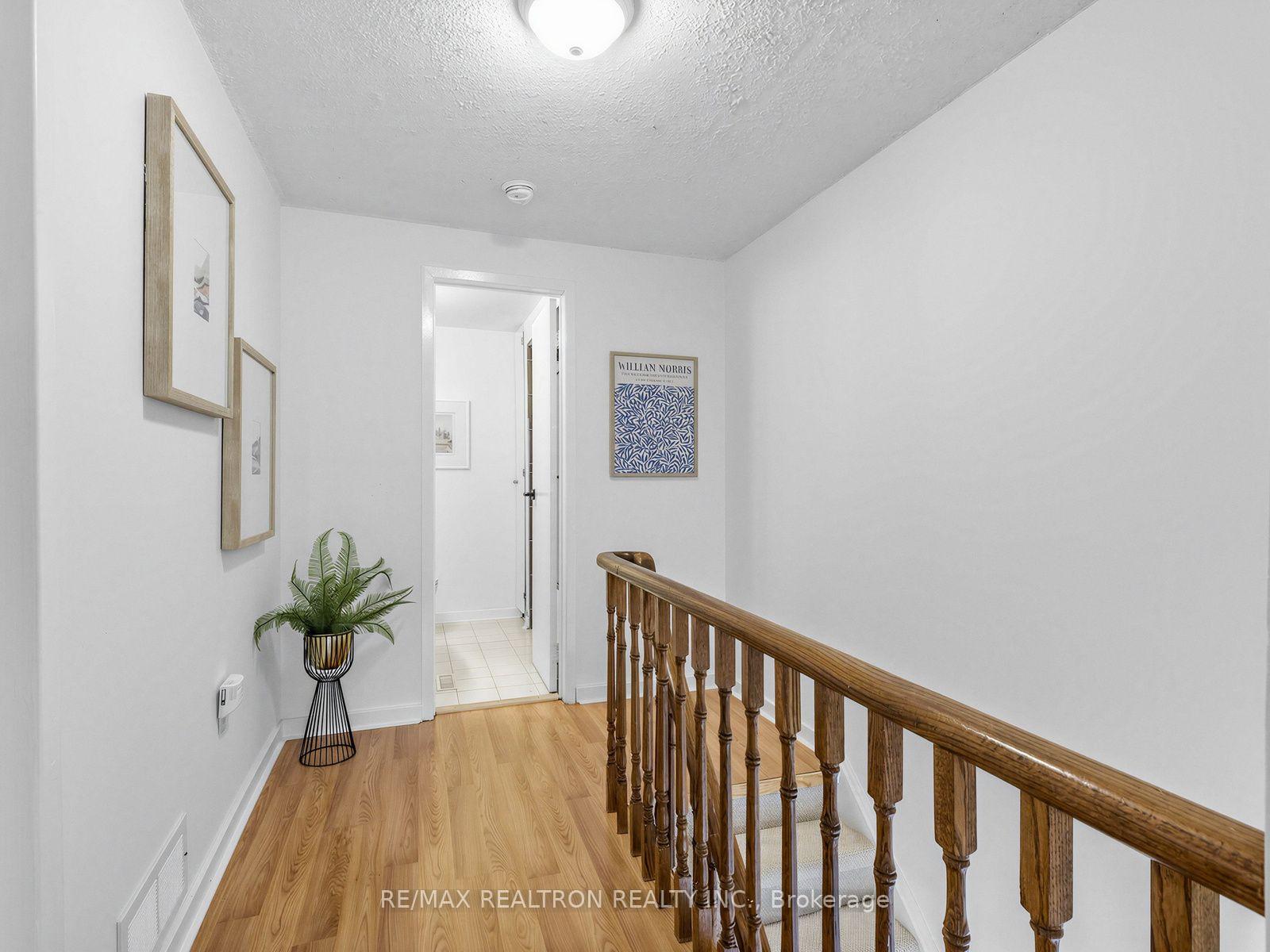 Photo 23 of 45 Mcclintock Crescent, Vaughan, Lakeview Estates — HOMEH
