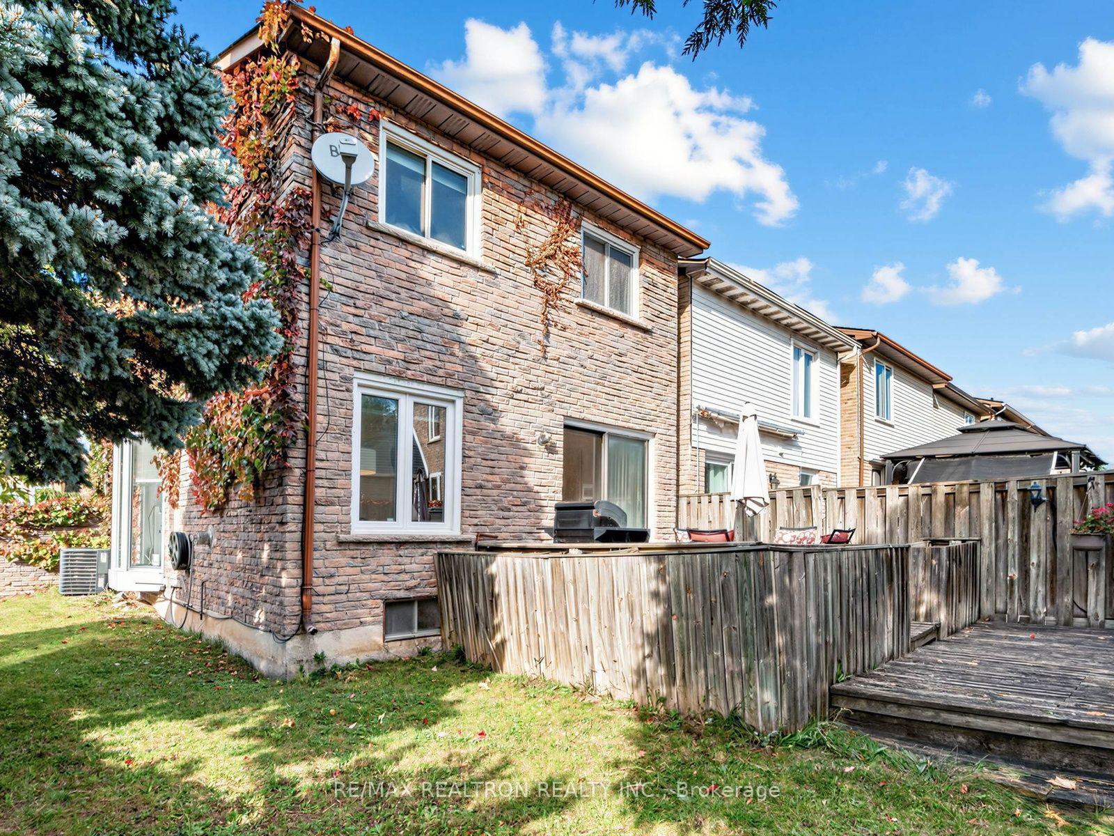 Photo 29 of 45 Mcclintock Crescent, Vaughan, Lakeview Estates — HOMEH