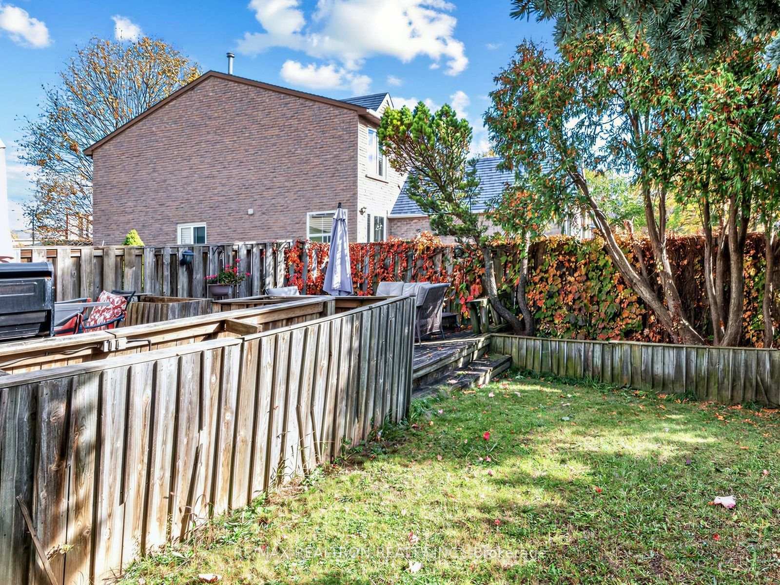 Photo 30 of 45 Mcclintock Crescent, Vaughan, Lakeview Estates — HOMEH