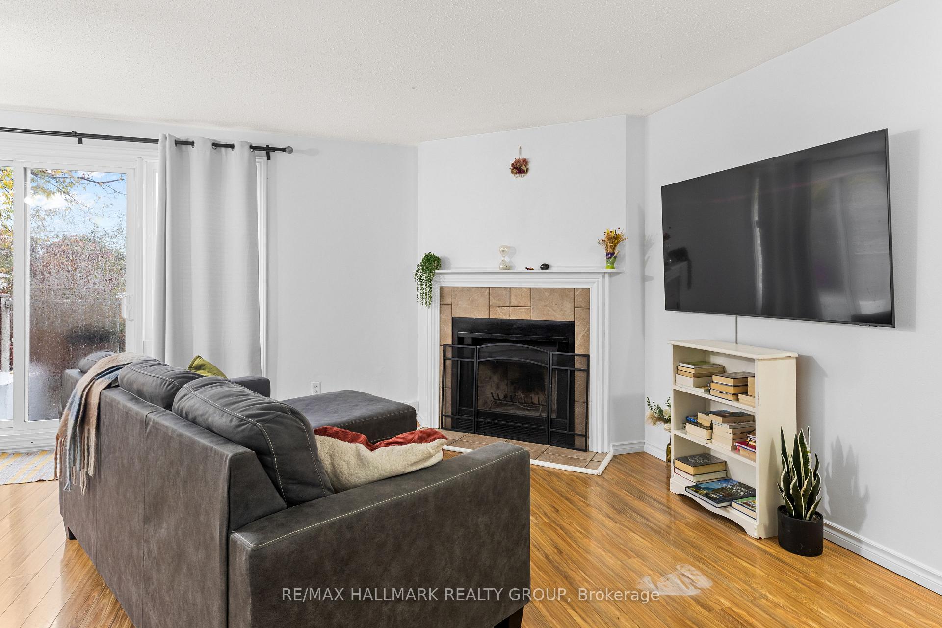 Photo 5 of Unit 605, 1589 St Bernard Street, Ottawa, Sawmill Creek/Timbermill — HOMEH