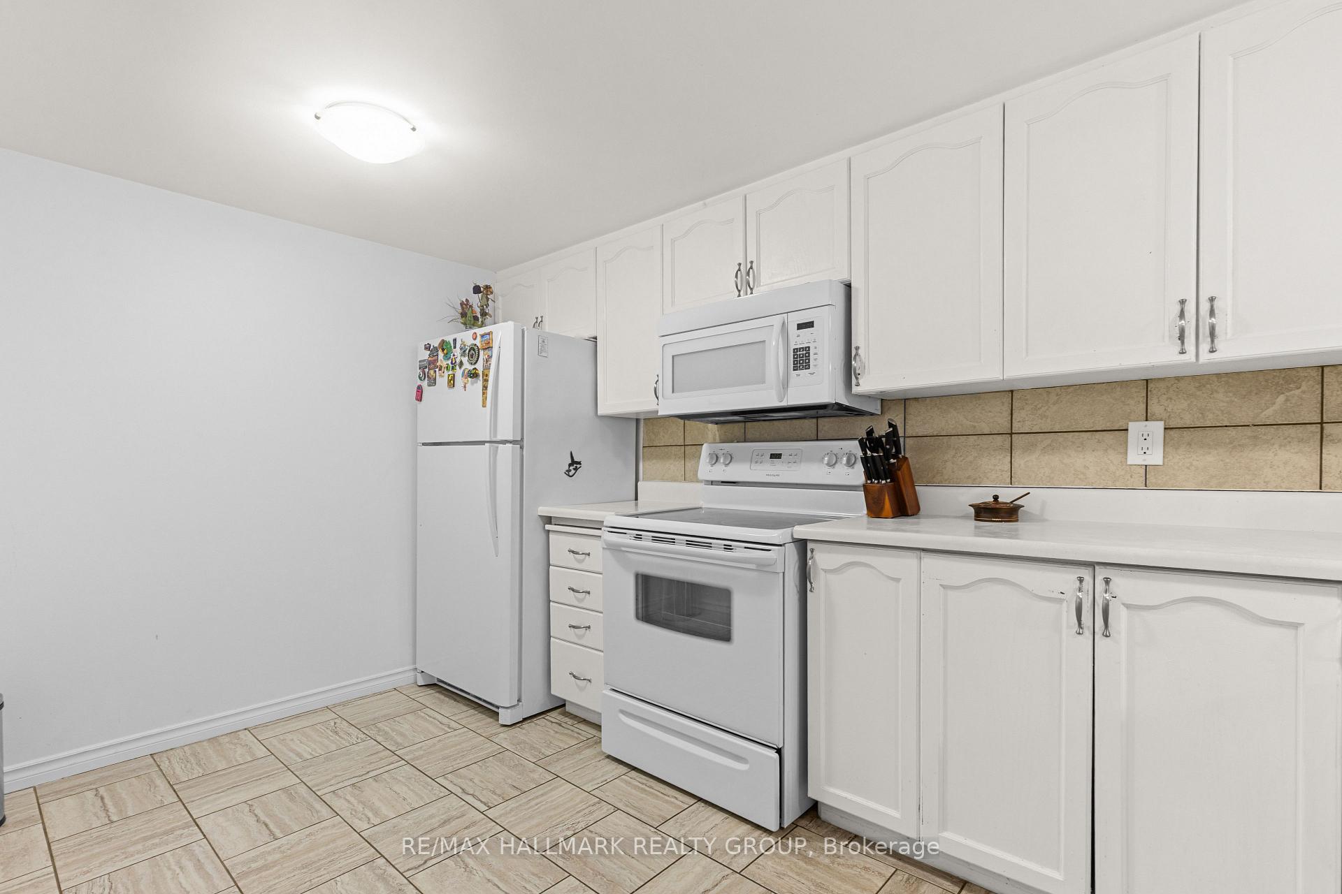 Photo 12 of Unit 605, 1589 St Bernard Street, Ottawa, Sawmill Creek/Timbermill — HOMEH