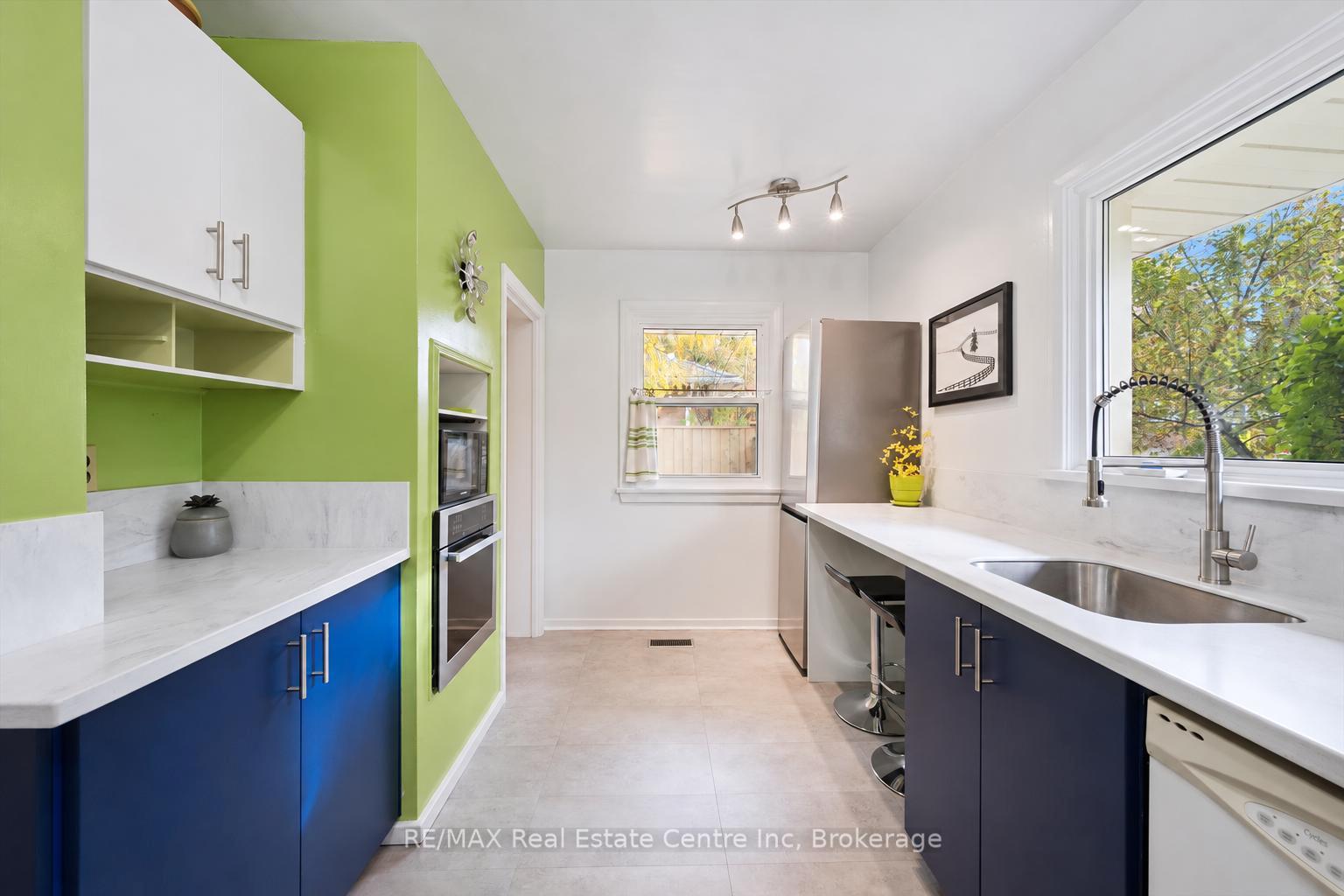 Photo 11 of 1 Cadillac Drive, Guelph, St. George's — HOMEH