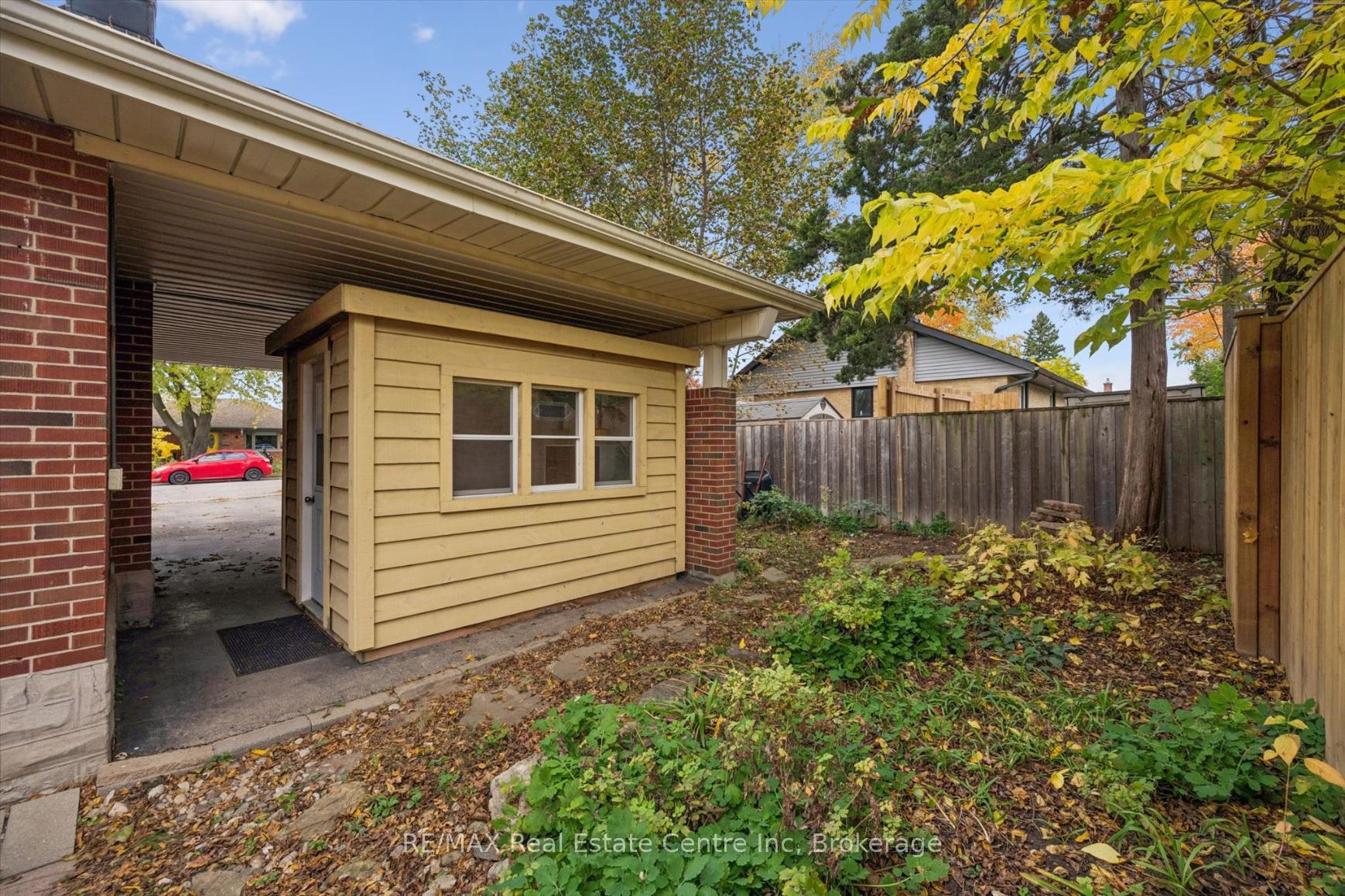 Photo 21 of 1 Cadillac Drive, Guelph, St. George's — HOMEH