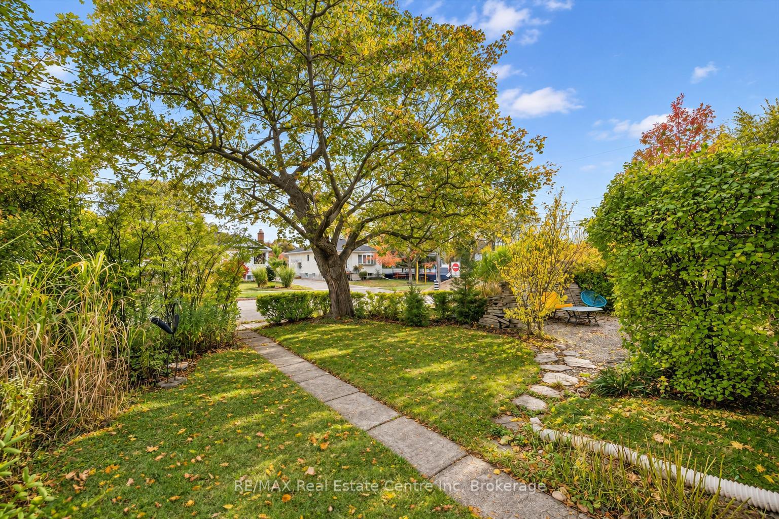 Photo 23 of 1 Cadillac Drive, Guelph, St. George's — HOMEH