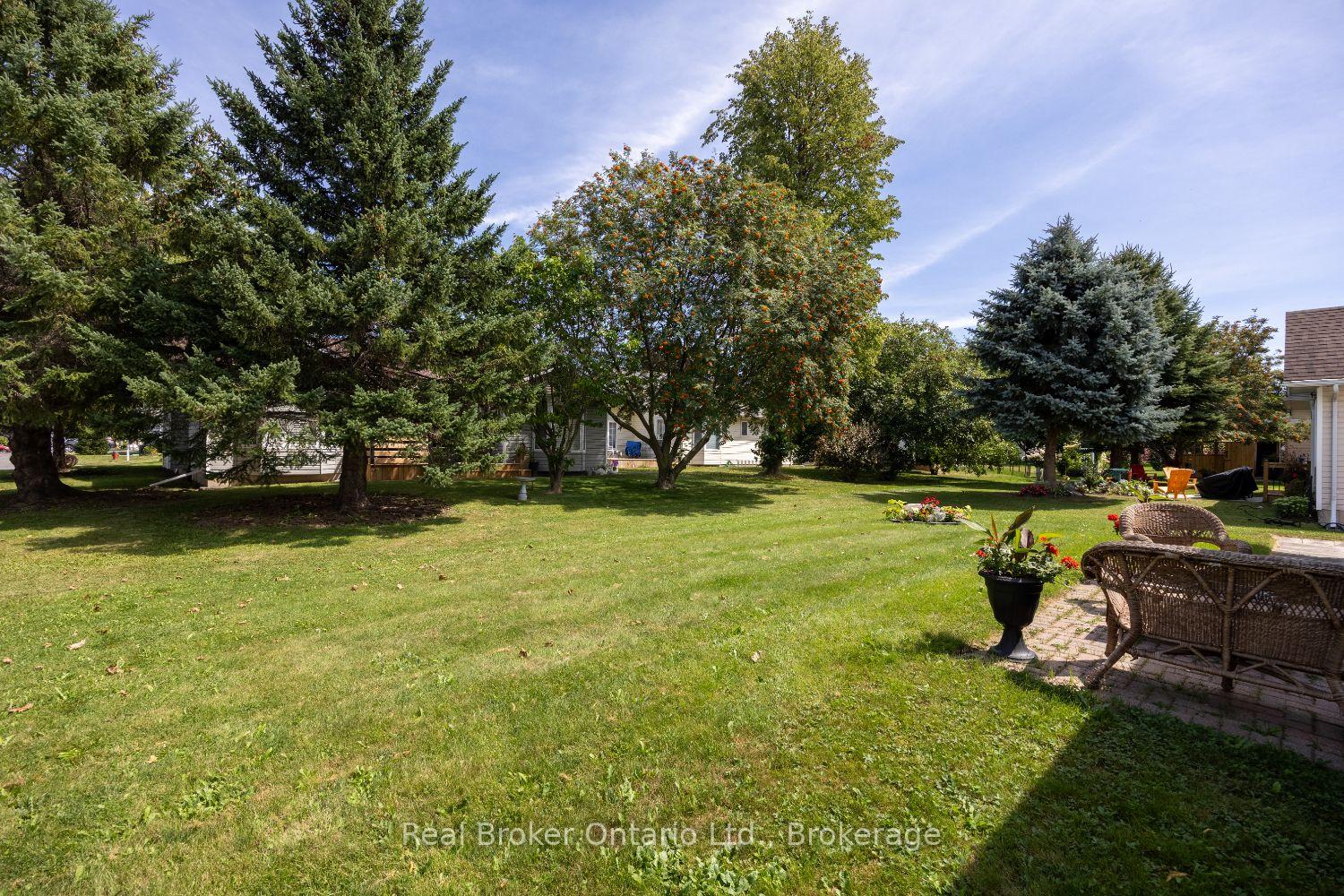 Photo 35 of 10 Niagara Trail, Clarington, Newcastle — HOMEH