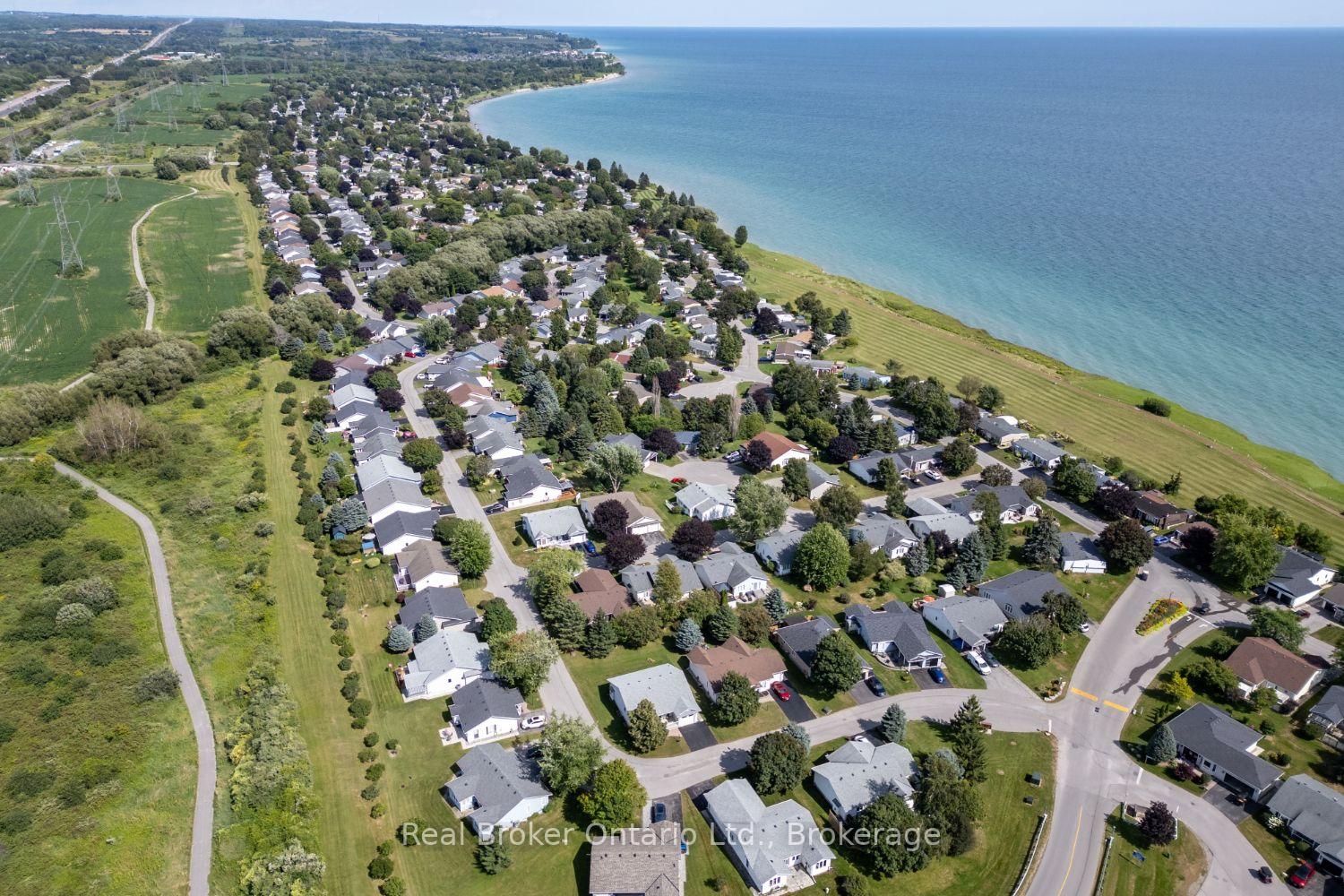 Photo 41 of 10 Niagara Trail, Clarington, Newcastle — HOMEH