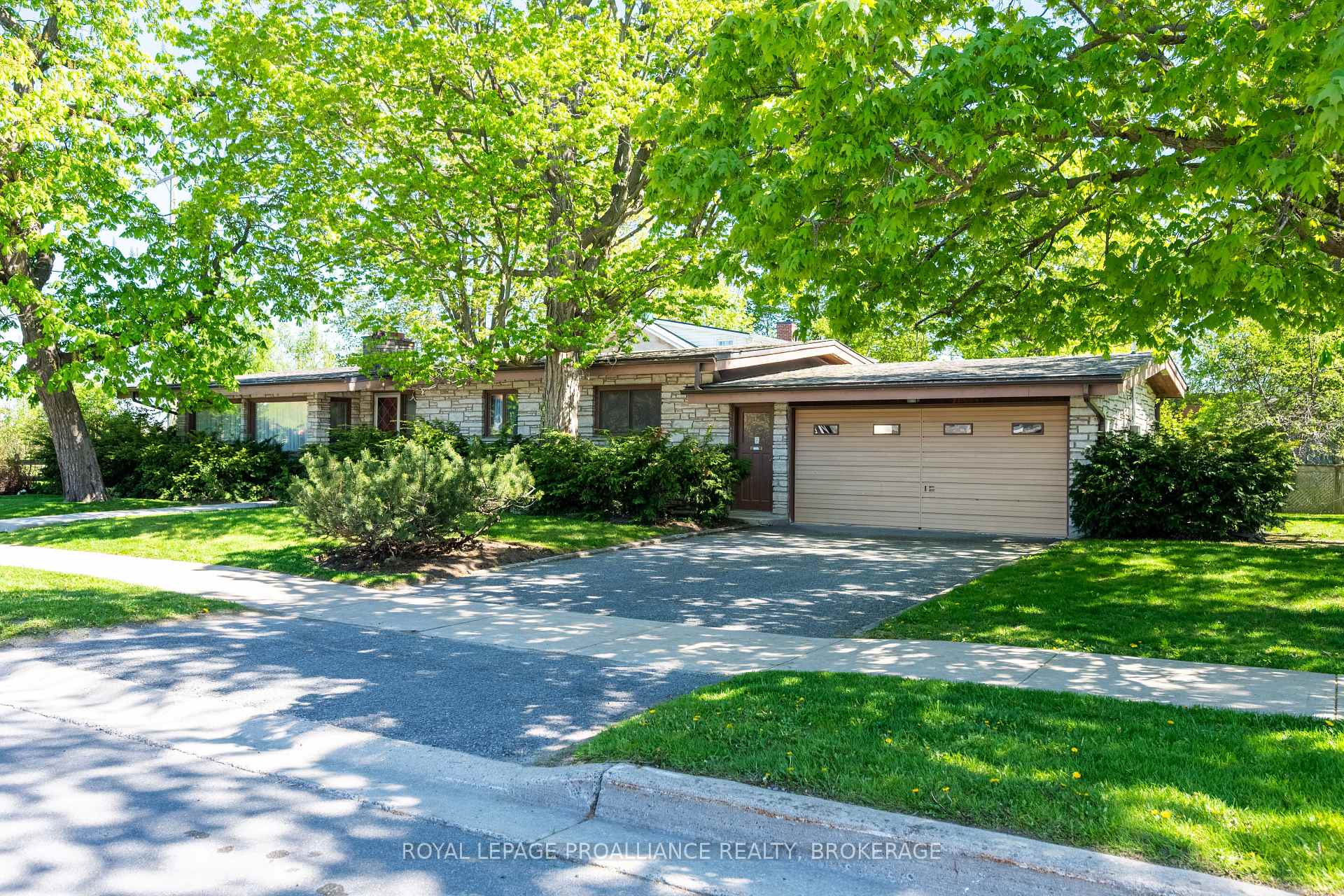 Photo 3 of 2 Churchill Street, Kingston, Central City West — HOMEH