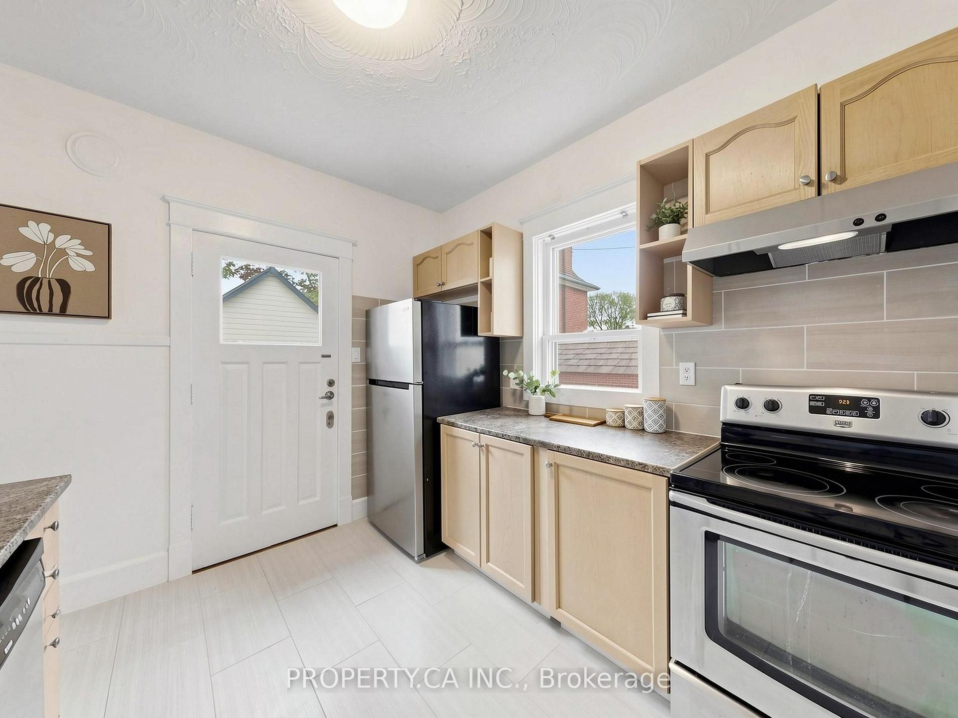 Photo 18 of 205 Dearborn Avenue, Oshawa, O'Neill — HOMEH