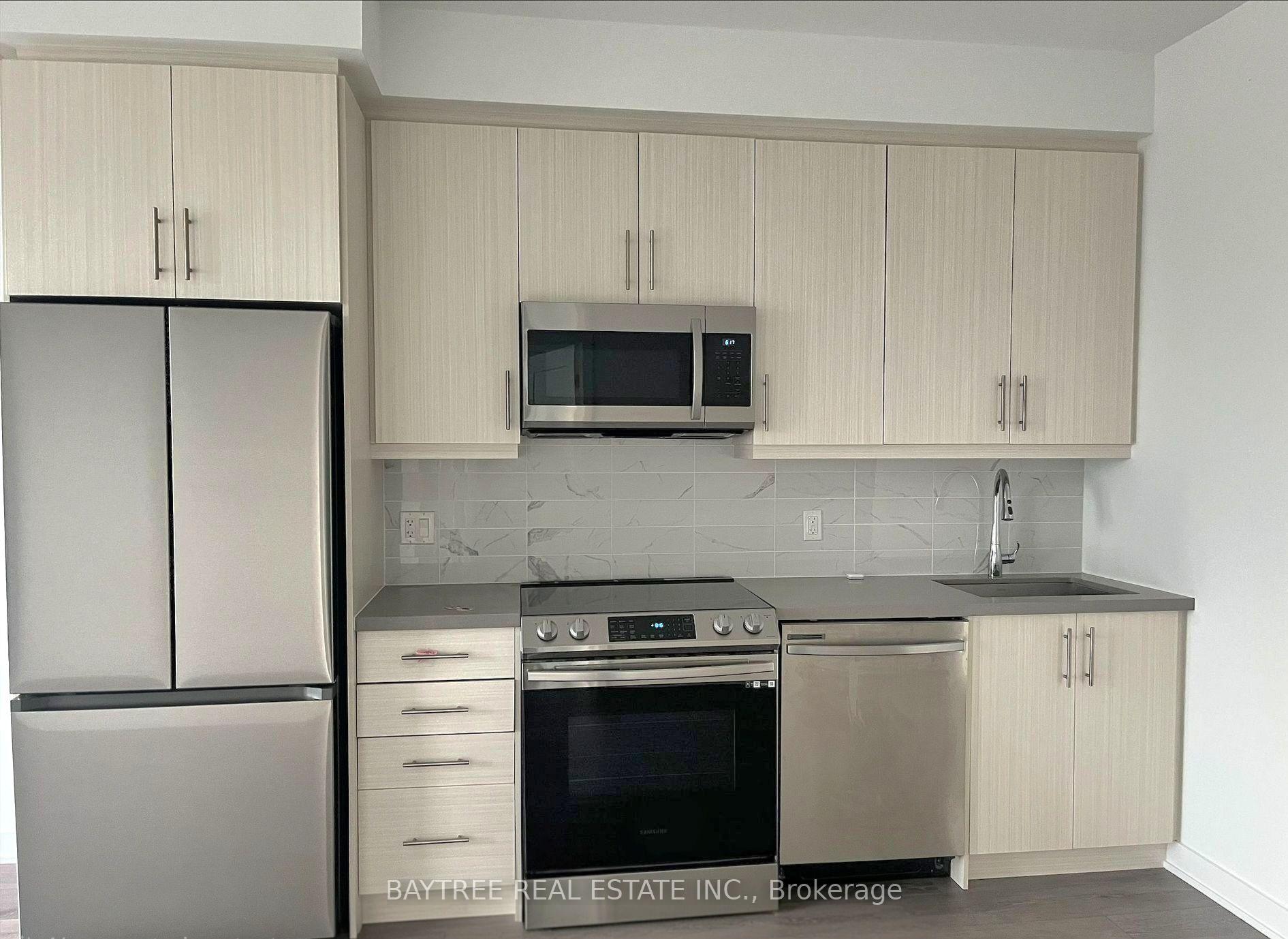 Photo 2 of Unit 812, 95 Oneida Crescent, Richmond Hill, Langstaff — HOMEH