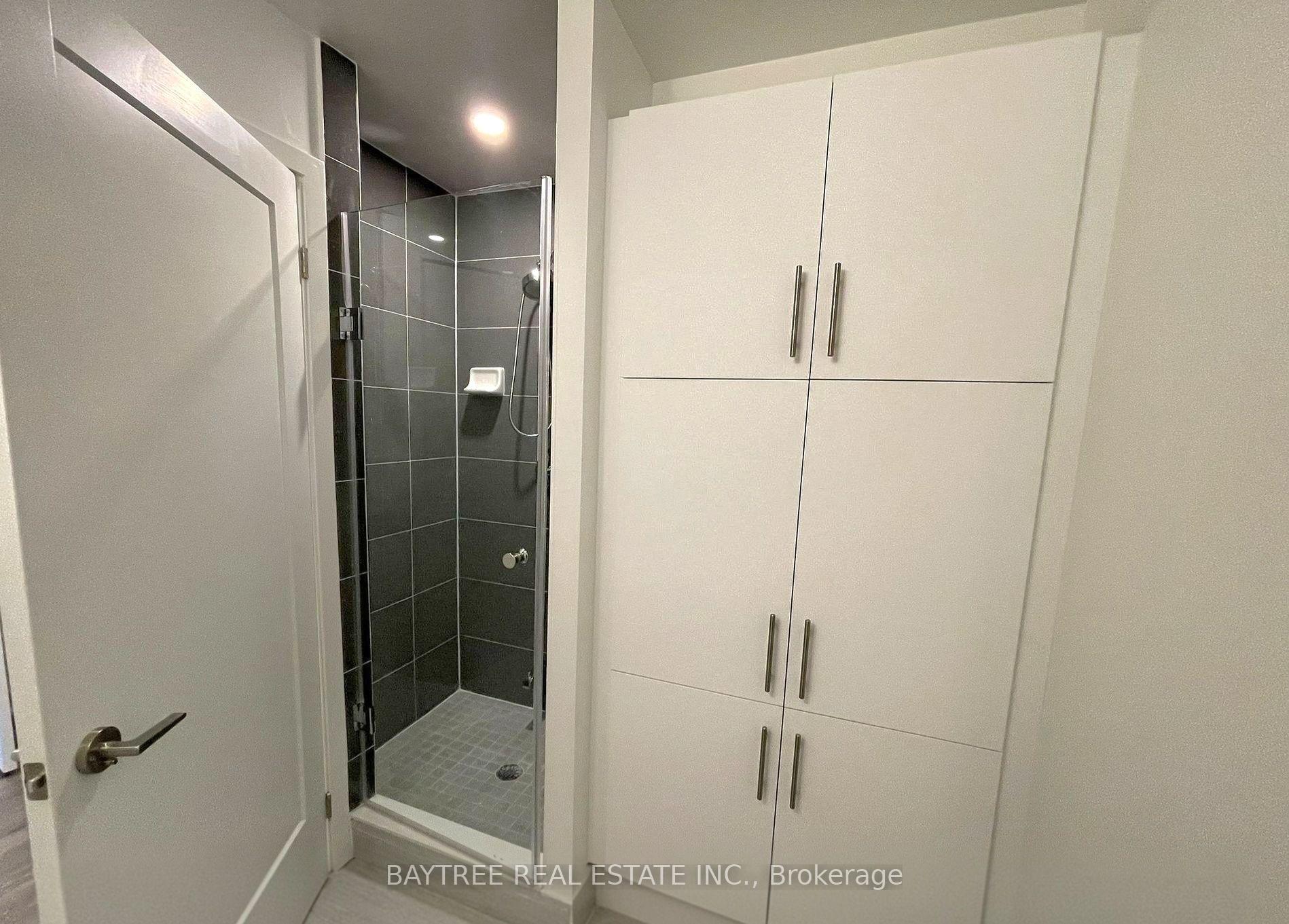 Photo 7 of Unit 812, 95 Oneida Crescent, Richmond Hill, Langstaff — HOMEH