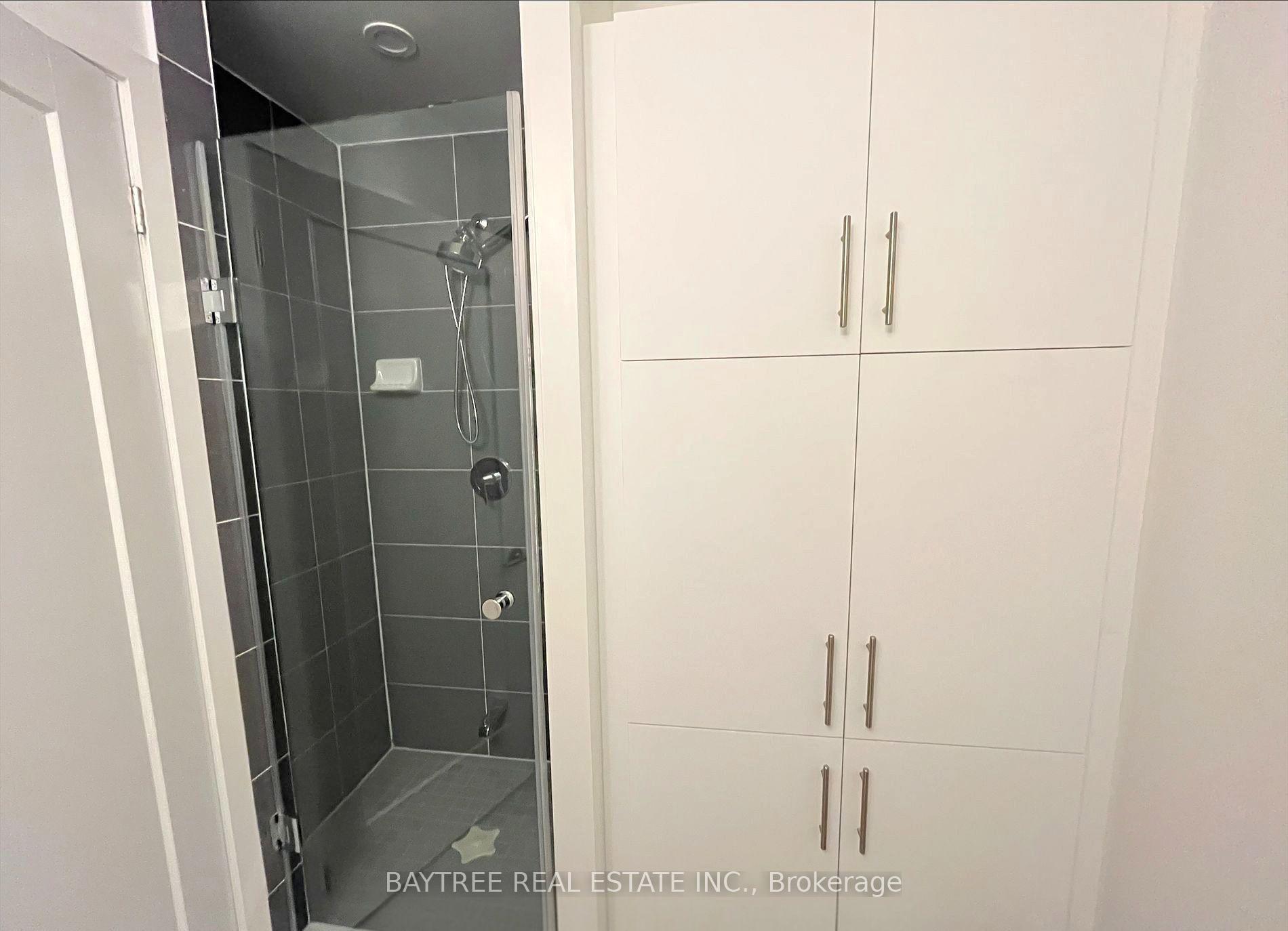 Photo 8 of Unit 812, 95 Oneida Crescent, Richmond Hill, Langstaff — HOMEH