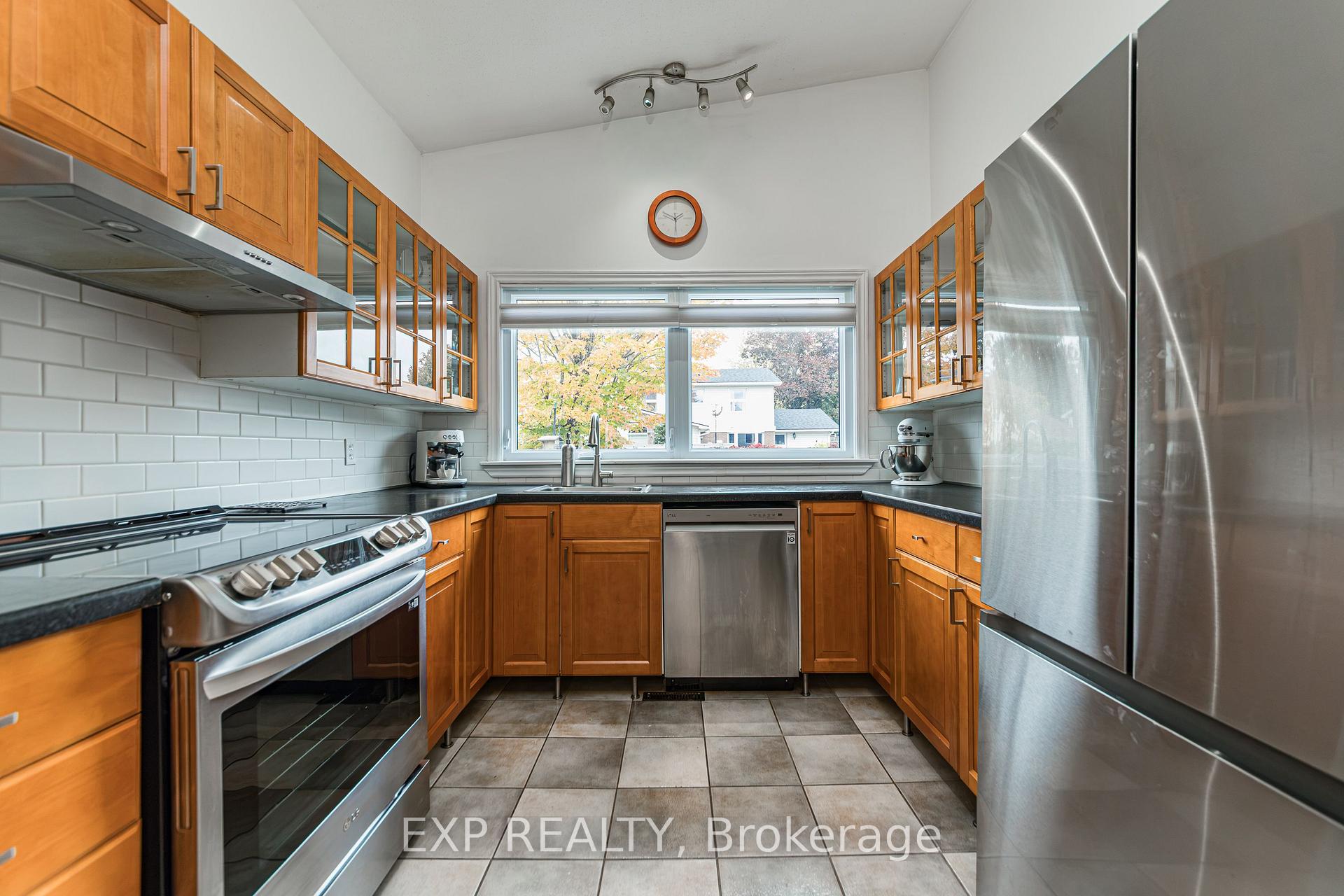 Photo 11 of 3 Welkin Crescent, Ottawa, Borden Farm/Stewart Farm/Carleton Heights/Parkwood Hills — HOMEH