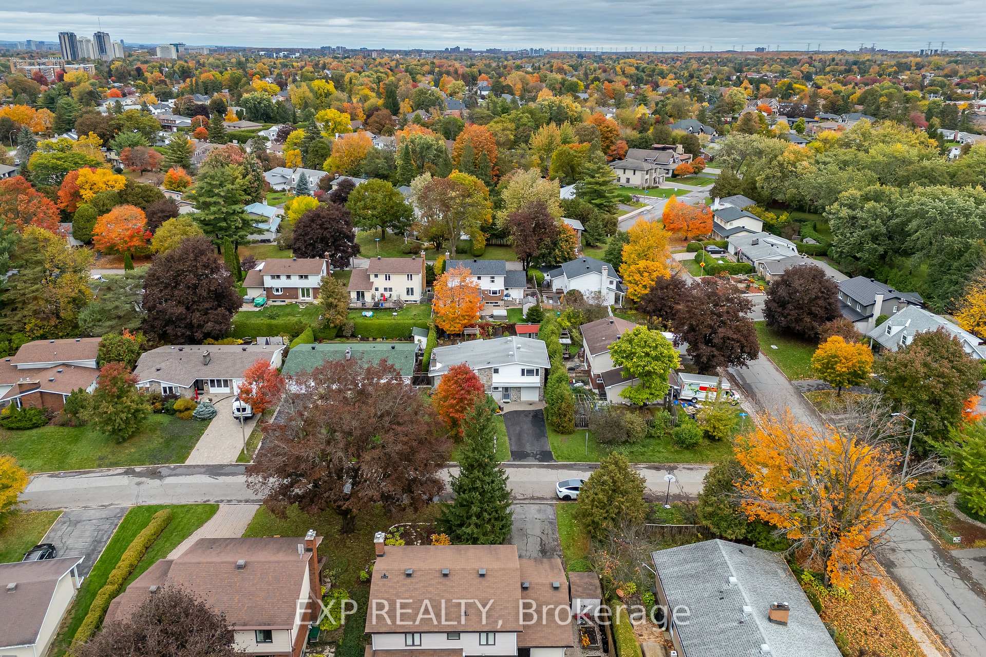 Photo 40 of 3 Welkin Crescent, Ottawa, Borden Farm/Stewart Farm/Carleton Heights/Parkwood Hills — HOMEH