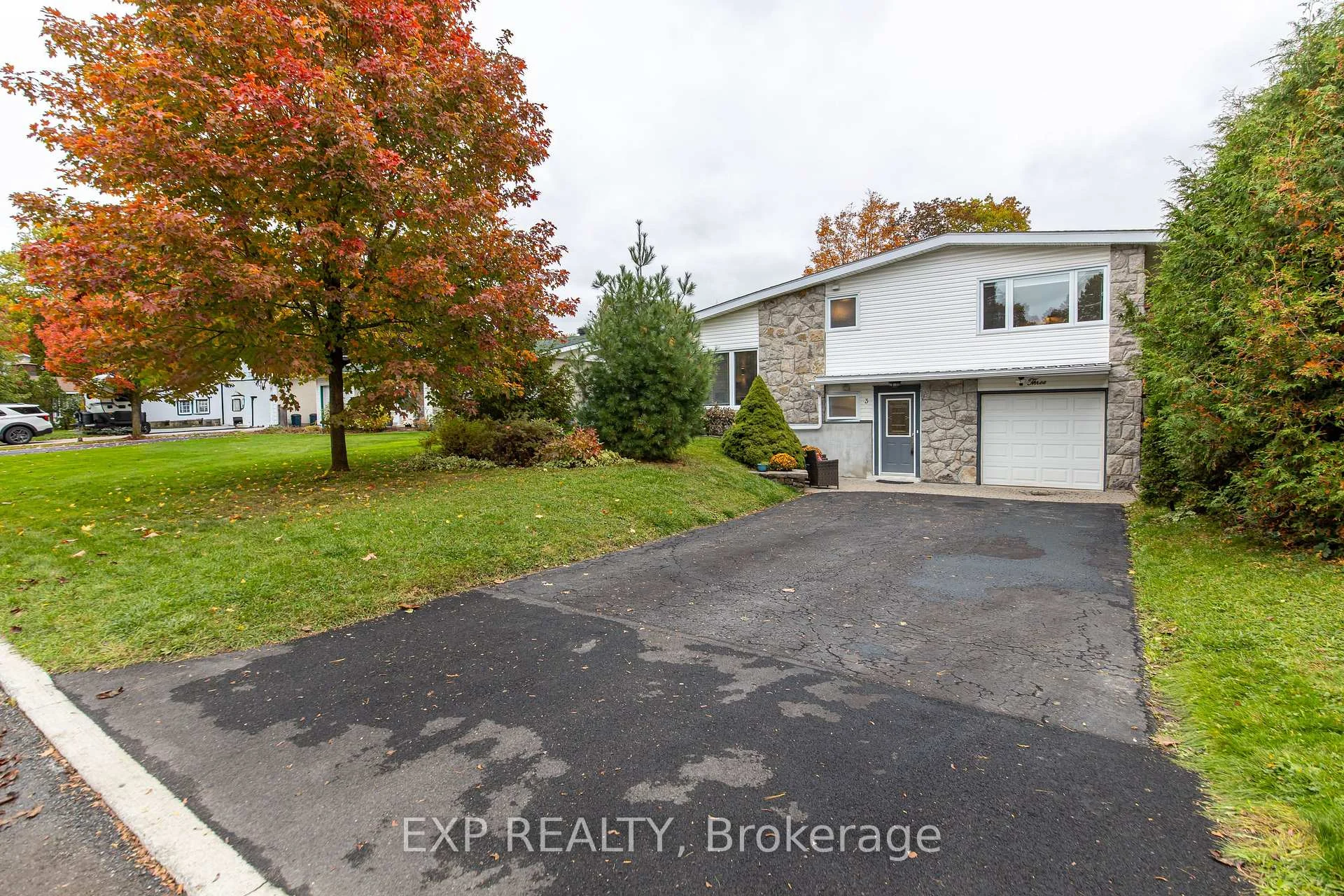 Photo 42 of 3 Welkin Crescent, Ottawa, Borden Farm/Stewart Farm/Carleton Heights/Parkwood Hills — HOMEH