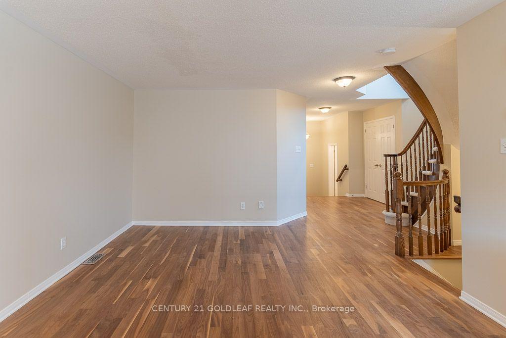 Photo 9 of 2260 Brockstone Crescent, Ottawa, Avalon East — HOMEH