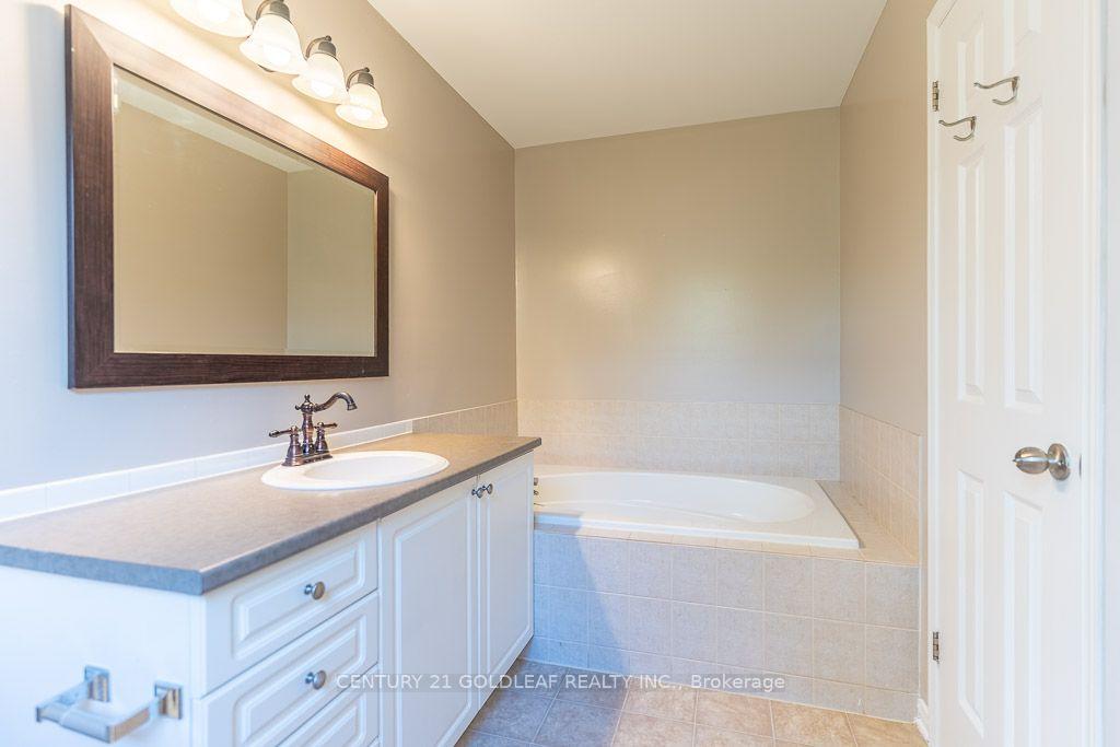 Photo 24 of 2260 Brockstone Crescent, Ottawa, Avalon East — HOMEH