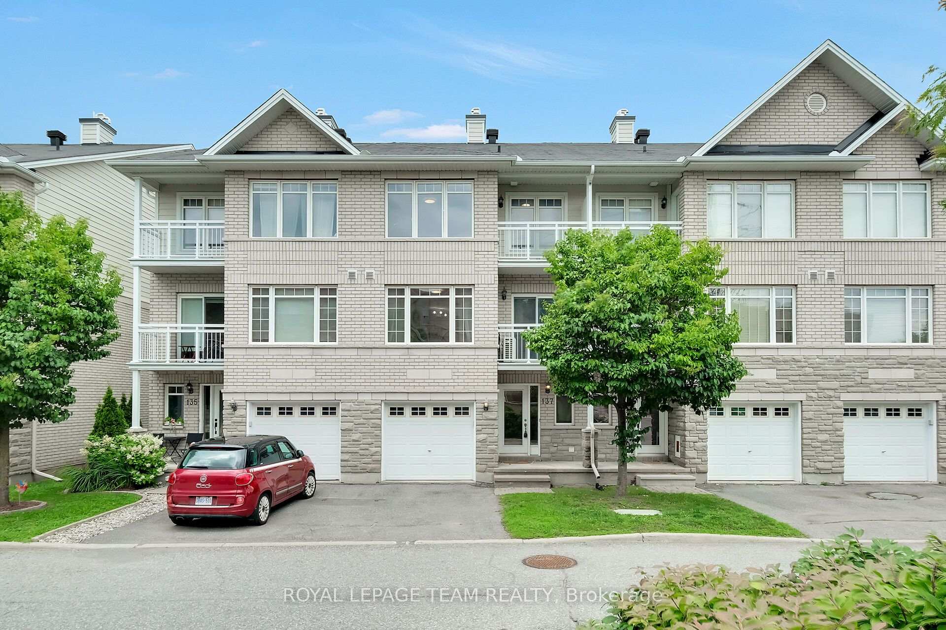 Photo 1 of 137 Corinth Private, Ottawa, Merivale Industrial Park/Citiplace — HOMEH
