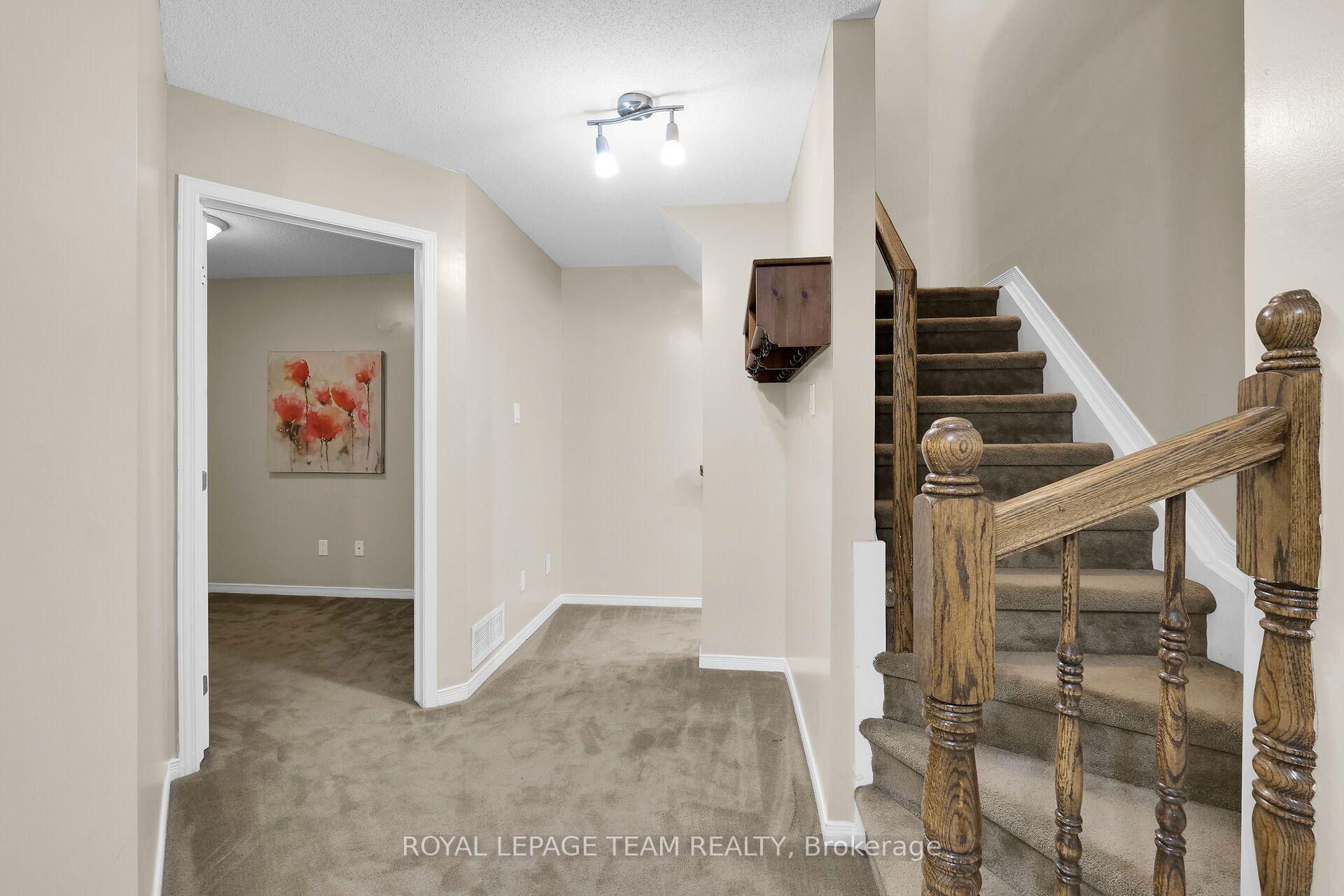 Photo 4 of 137 Corinth Private, Ottawa, Merivale Industrial Park/Citiplace — HOMEH