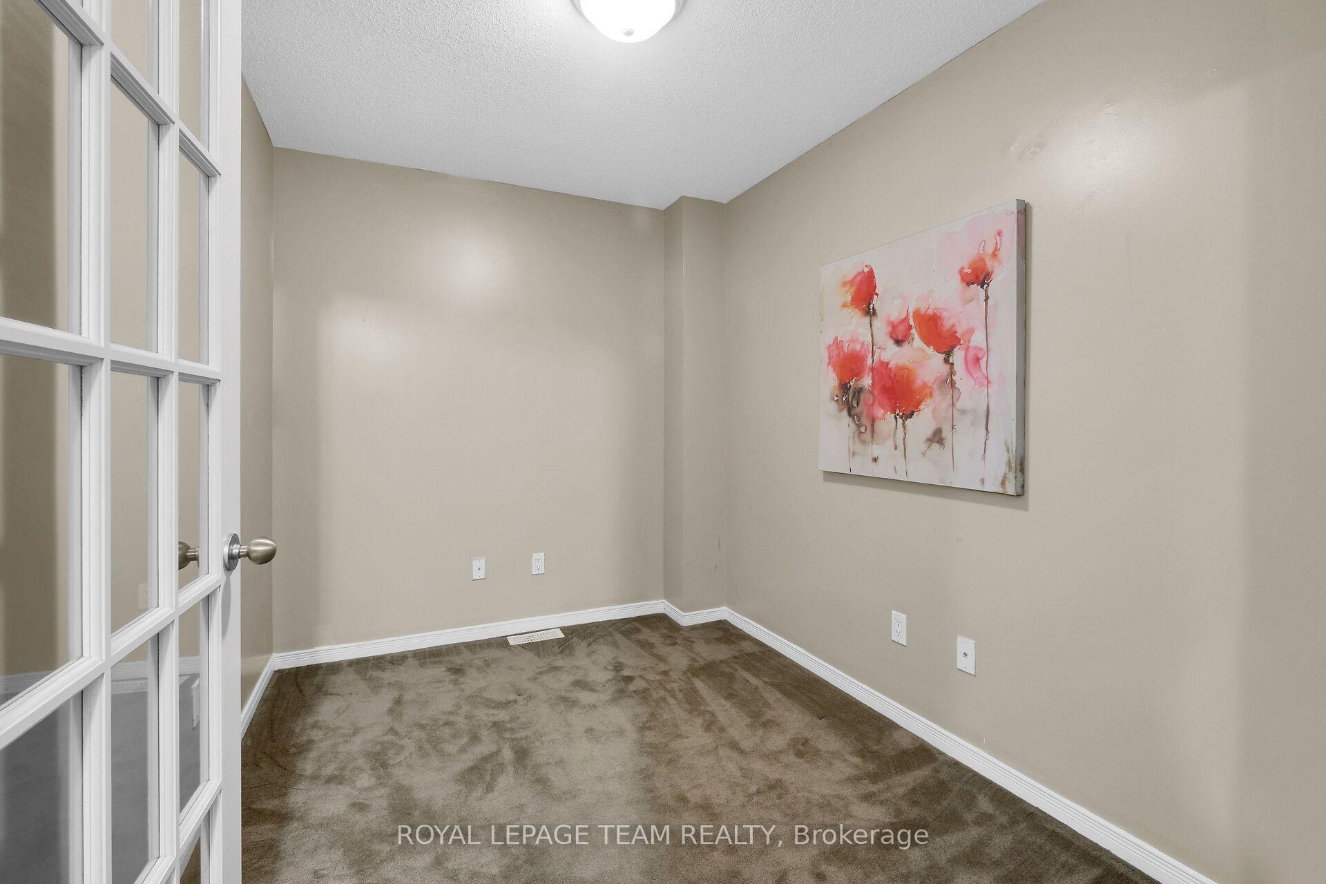Photo 5 of 137 Corinth Private, Ottawa, Merivale Industrial Park/Citiplace — HOMEH