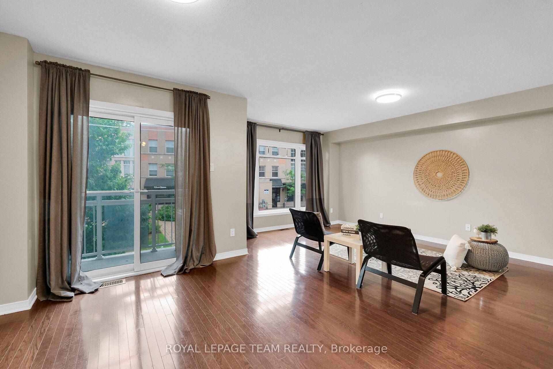 Photo 8 of 137 Corinth Private, Ottawa, Merivale Industrial Park/Citiplace — HOMEH
