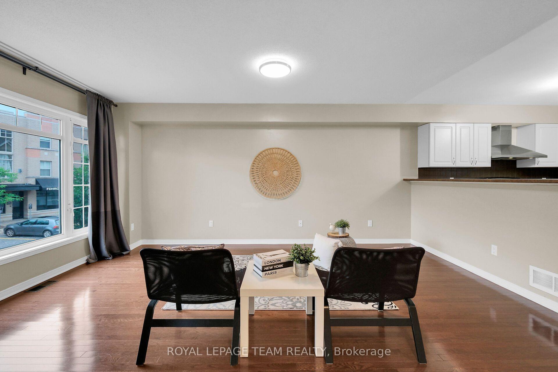 Photo 10 of 137 Corinth Private, Ottawa, Merivale Industrial Park/Citiplace — HOMEH