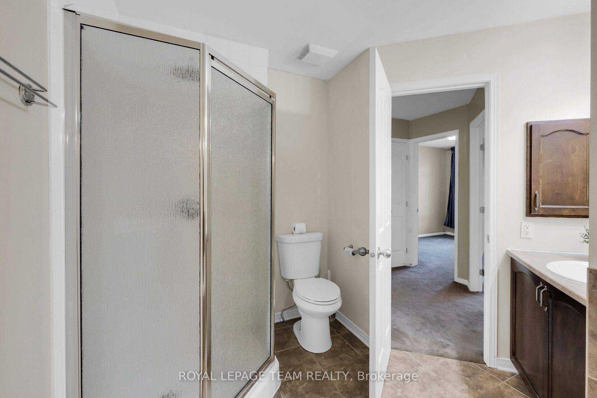 Photo 28 of 137 Corinth Private, Ottawa, Merivale Industrial Park/Citiplace — HOMEH