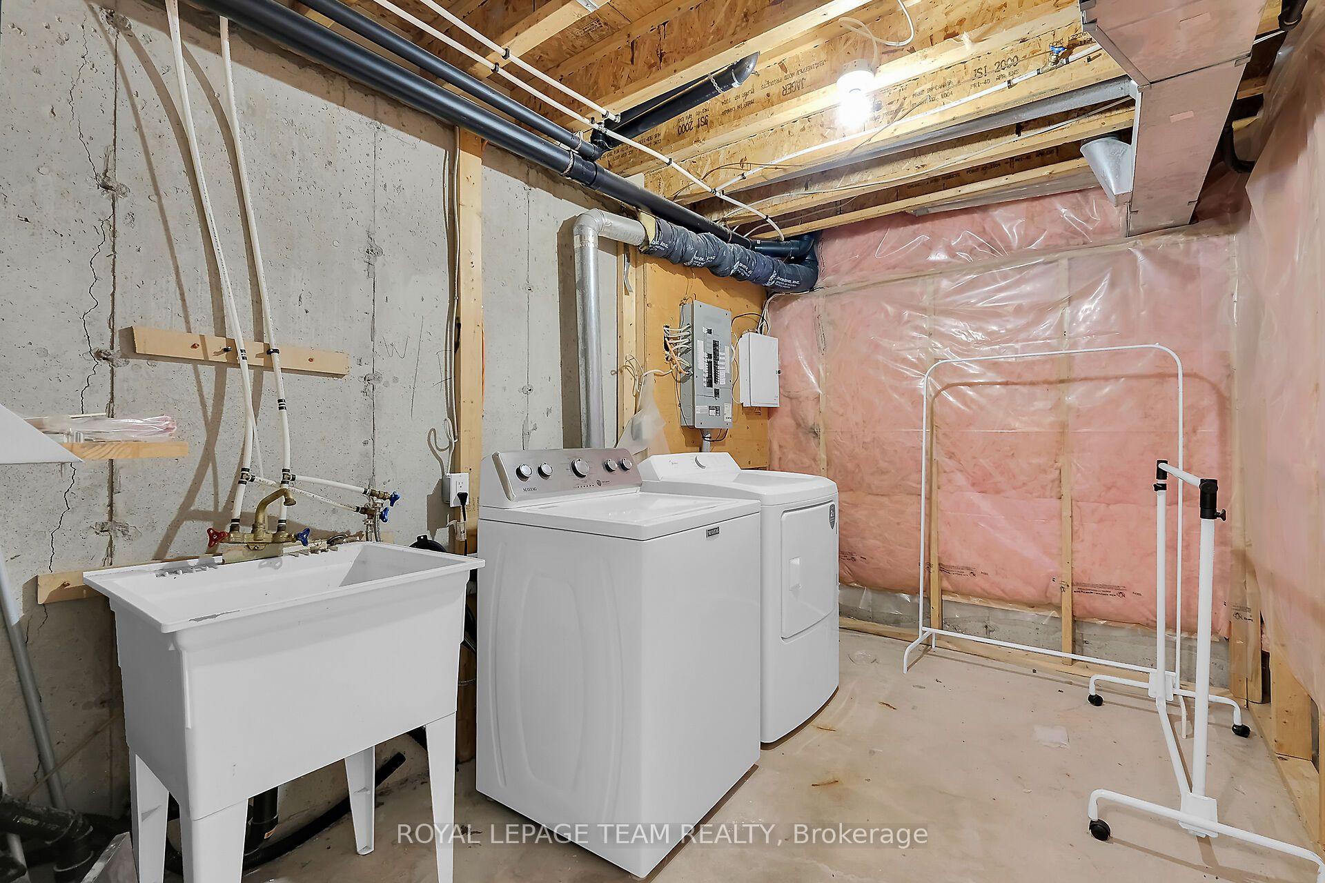 Photo 29 of 137 Corinth Private, Ottawa, Merivale Industrial Park/Citiplace — HOMEH
