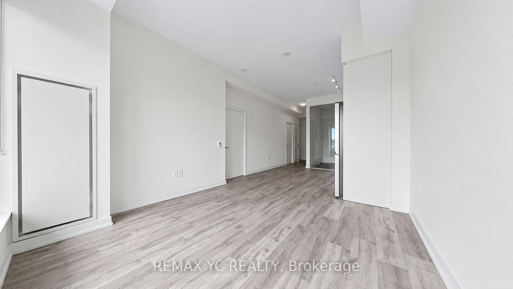 Photo 4 of Unit 411, 8 Olympic Garden Drive, North York, Newtonbrook East — HOMEH