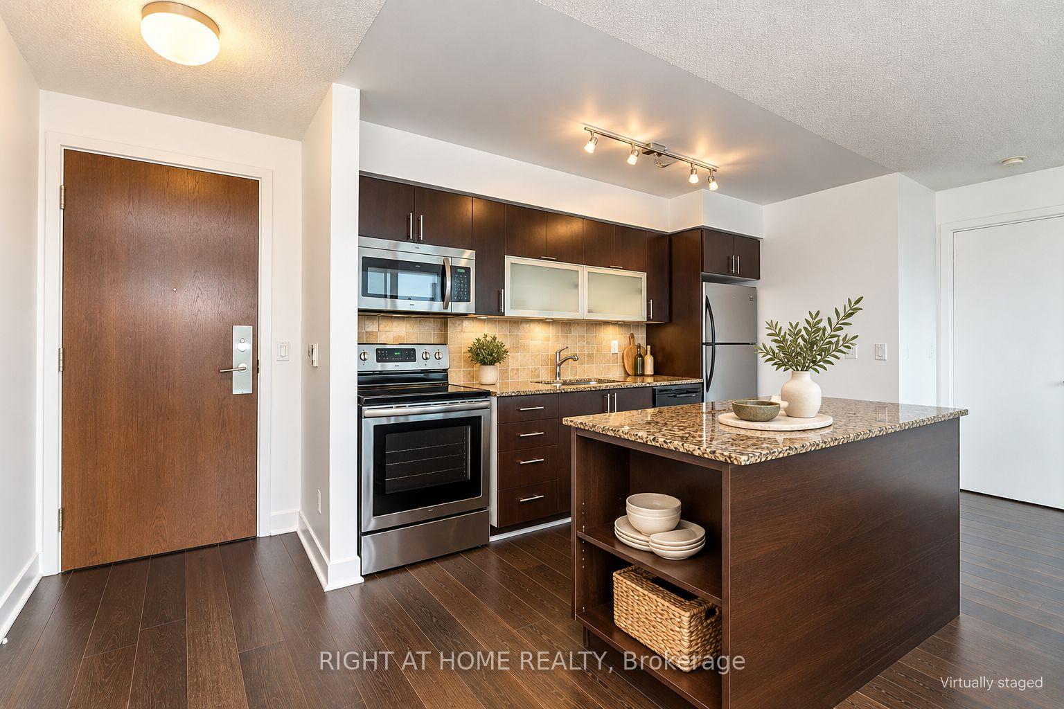 Photo 4 of Unit 1407, 80 Western Battery Road, Toronto, Niagara — HOMEH