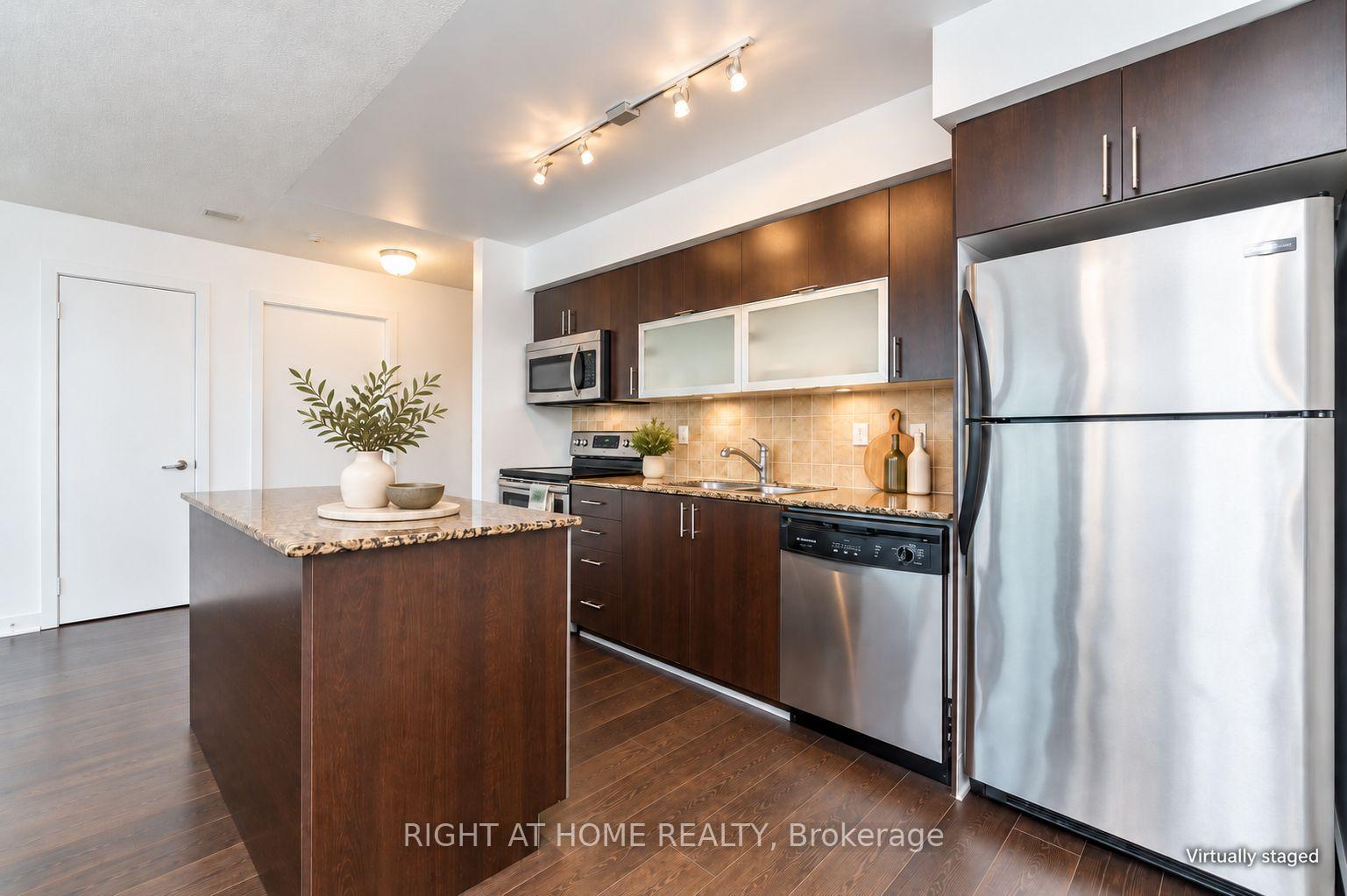 Photo 5 of Unit 1407, 80 Western Battery Road, Toronto, Niagara — HOMEH