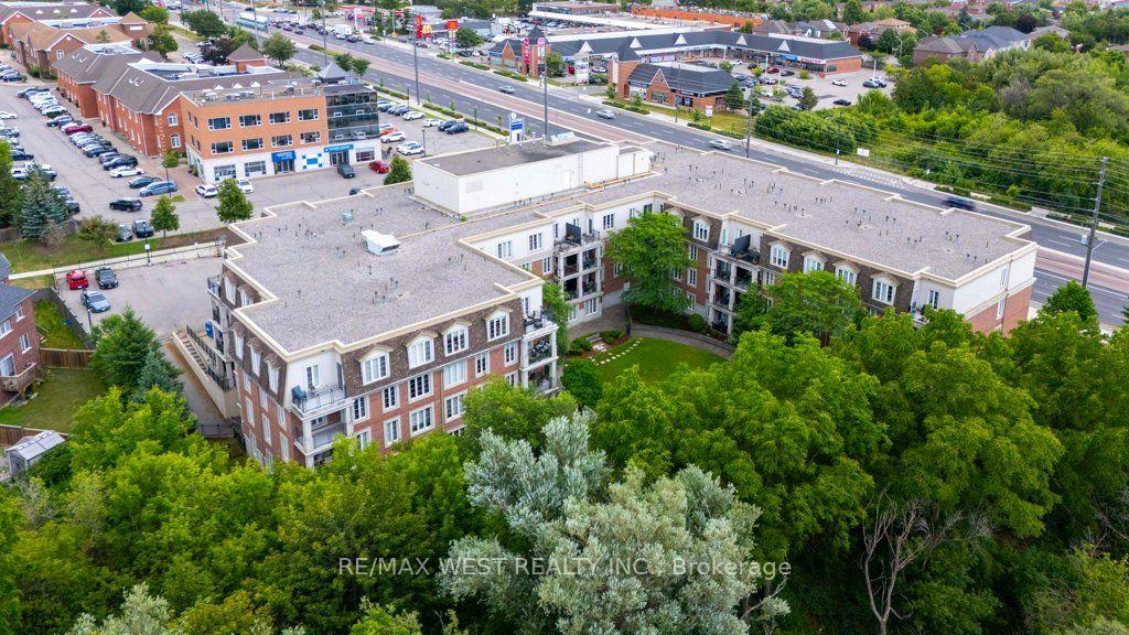 Photo 3 of Unit PH 413, 4620 Highway 7 Avenue, Vaughan, East Woodbridge — HOMEH