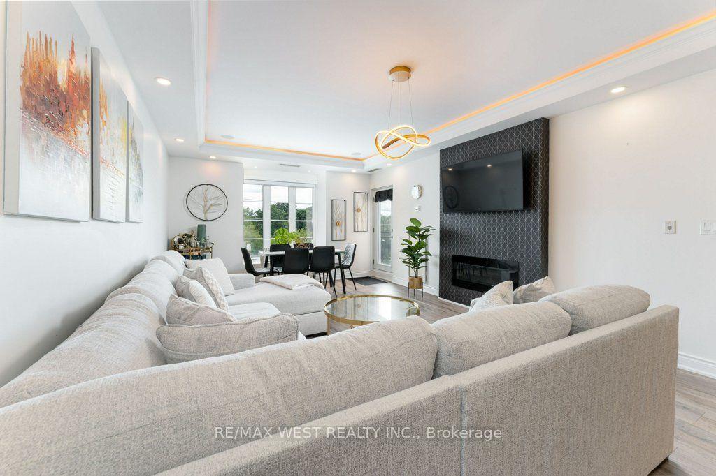 Photo 9 of Unit PH 413, 4620 Highway 7 Avenue, Vaughan, East Woodbridge — HOMEH