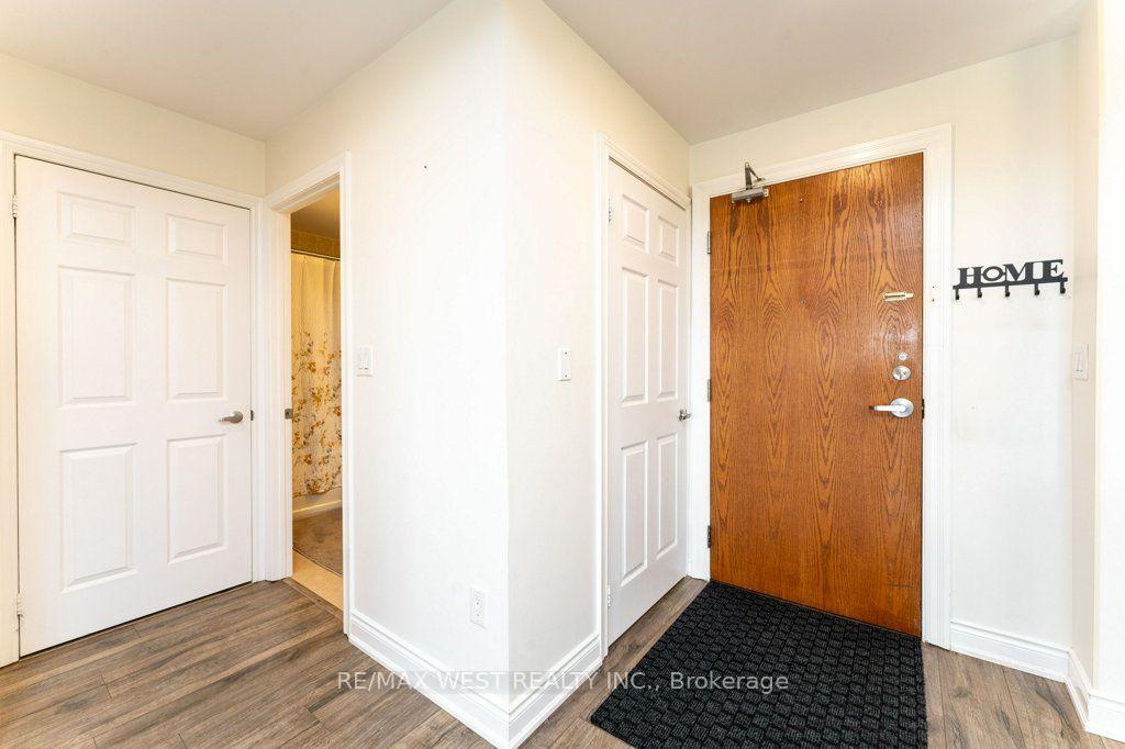 Photo 10 of Unit PH 413, 4620 Highway 7 Avenue, Vaughan, East Woodbridge — HOMEH