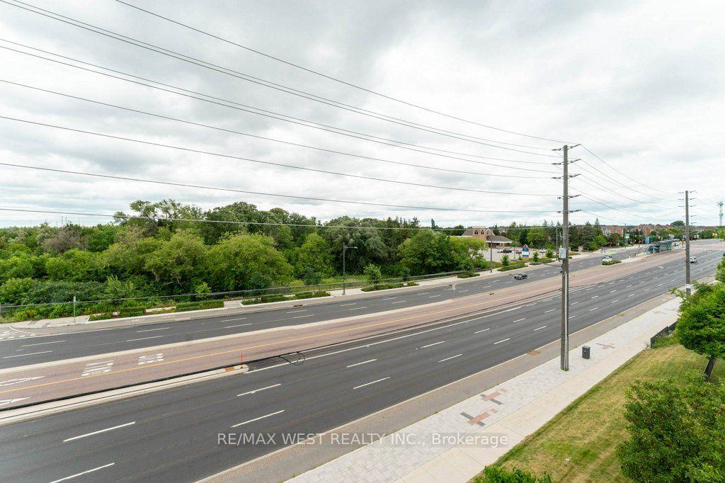 Photo 18 of Unit PH 413, 4620 Highway 7 Avenue, Vaughan, East Woodbridge — HOMEH