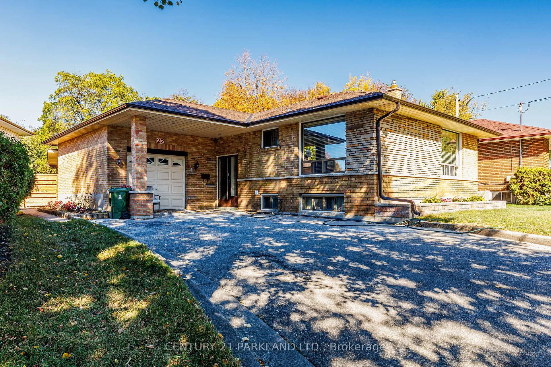 Photo 1 of 22 Waterfield Drive, Scarborough, Bendale — HOMEH