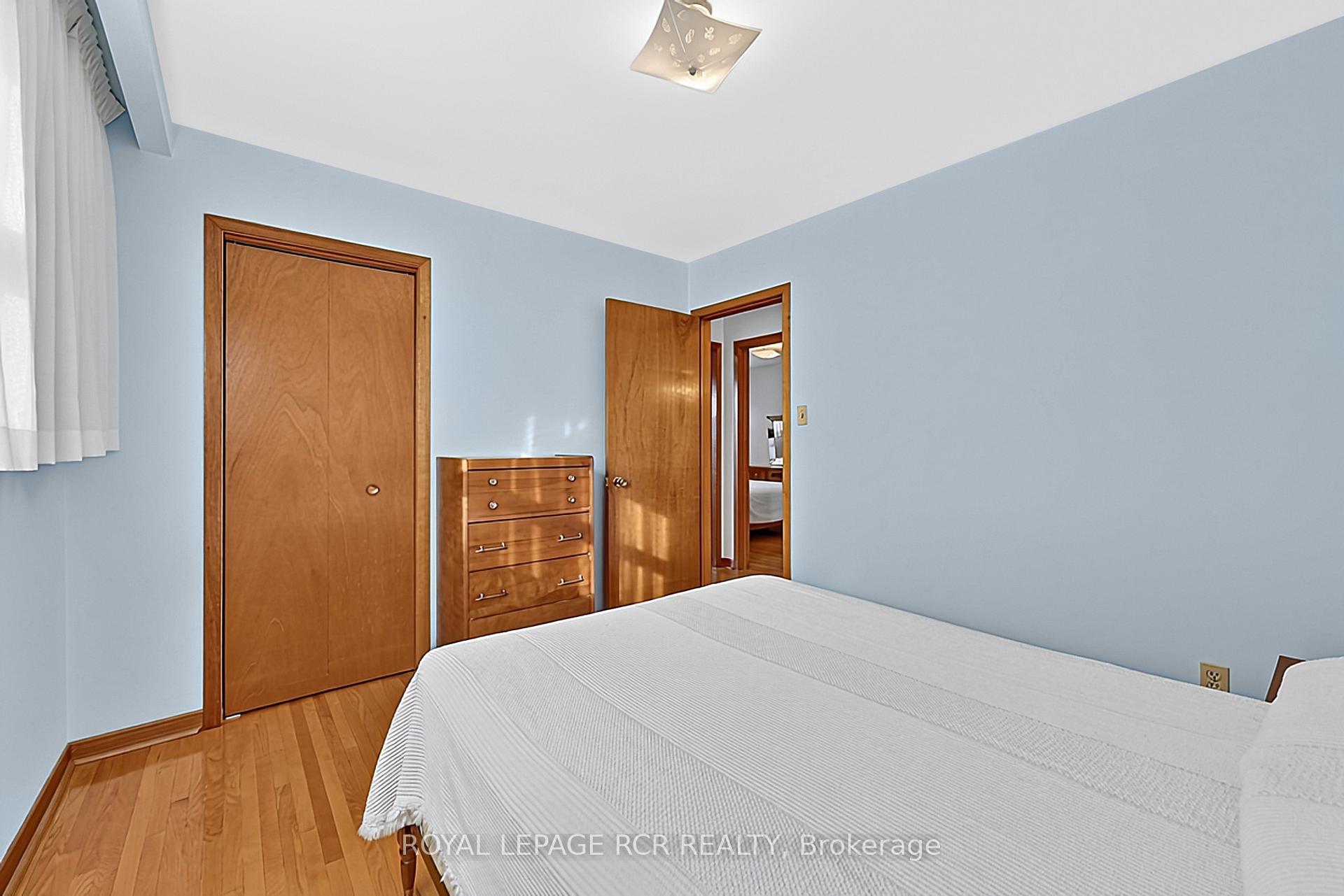 Photo 18 of 32 Bartel Drive, North York, Glenfield-Jane Heights — HOMEH