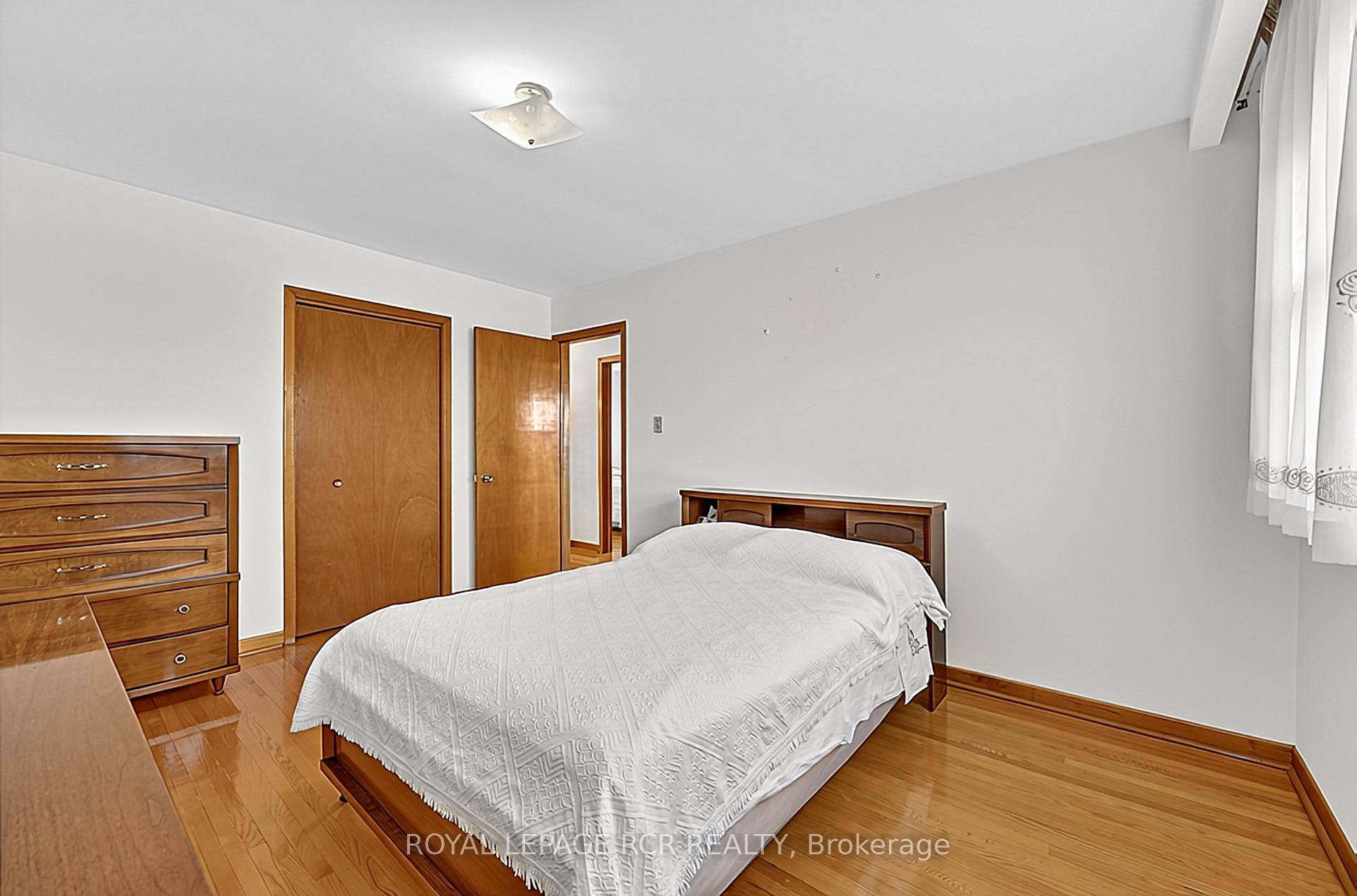 Photo 20 of 32 Bartel Drive, North York, Glenfield-Jane Heights — HOMEH