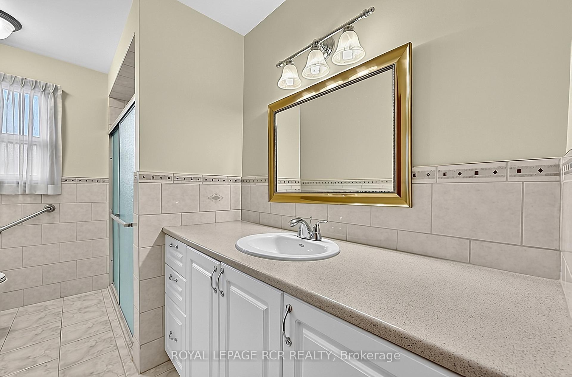 Photo 21 of 32 Bartel Drive, North York, Glenfield-Jane Heights — HOMEH