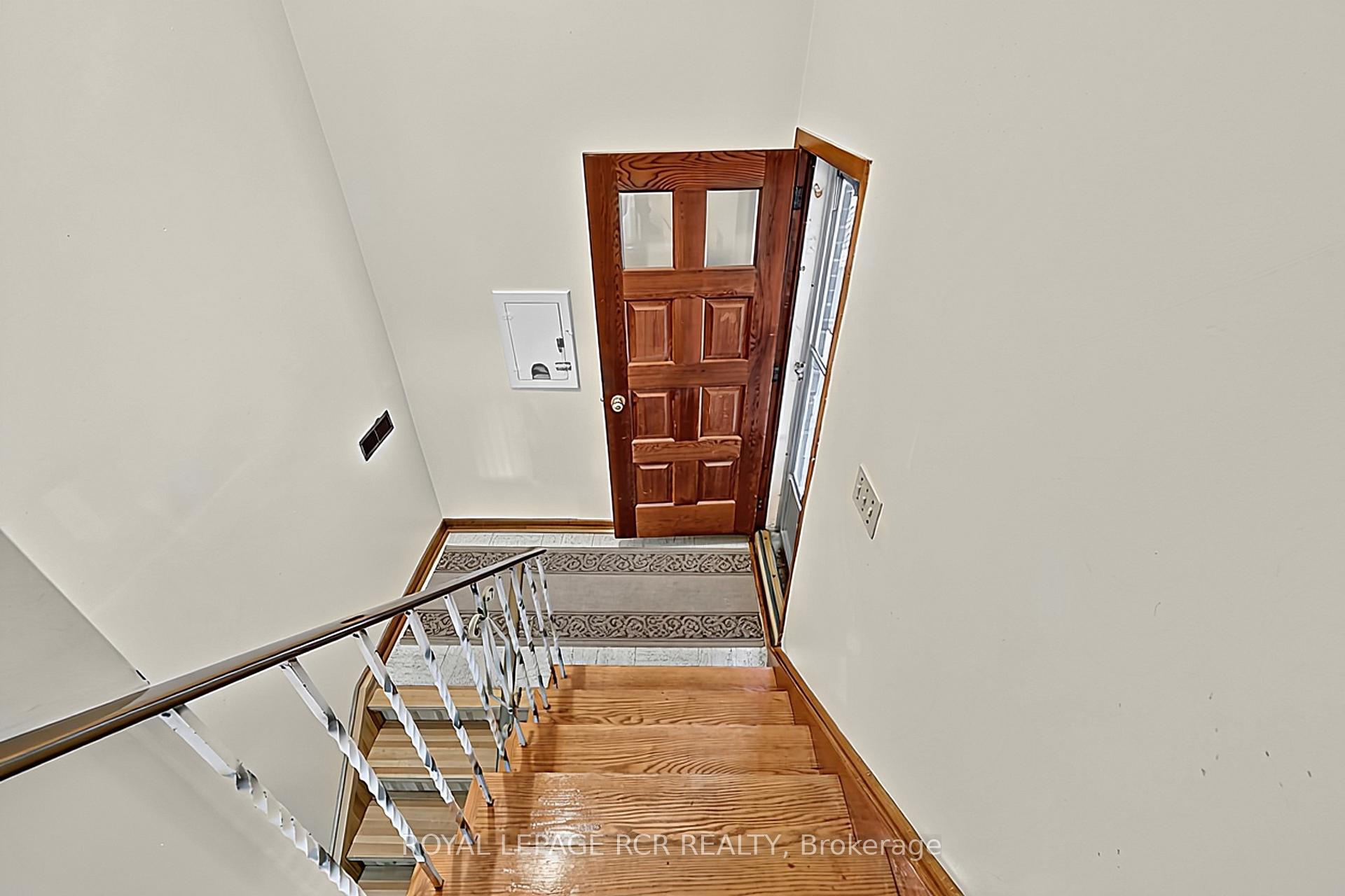 Photo 22 of 32 Bartel Drive, North York, Glenfield-Jane Heights — HOMEH