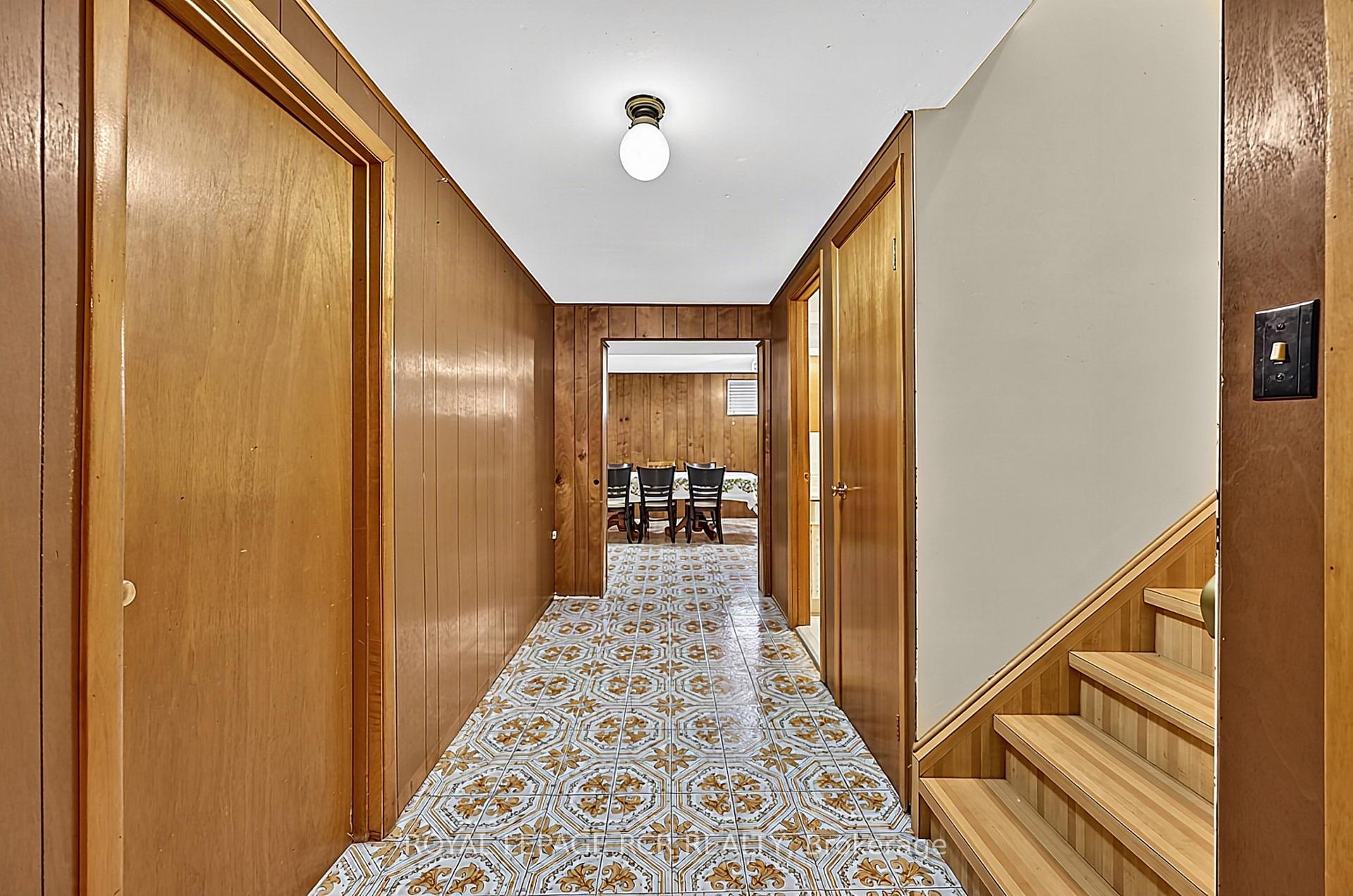 Photo 24 of 32 Bartel Drive, North York, Glenfield-Jane Heights — HOMEH