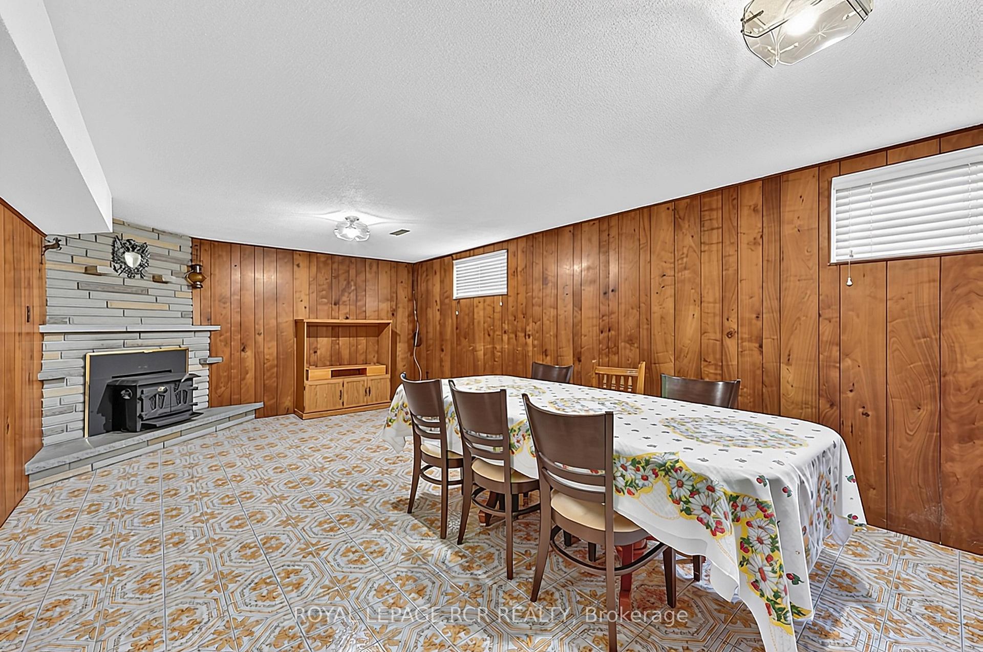 Photo 25 of 32 Bartel Drive, North York, Glenfield-Jane Heights — HOMEH