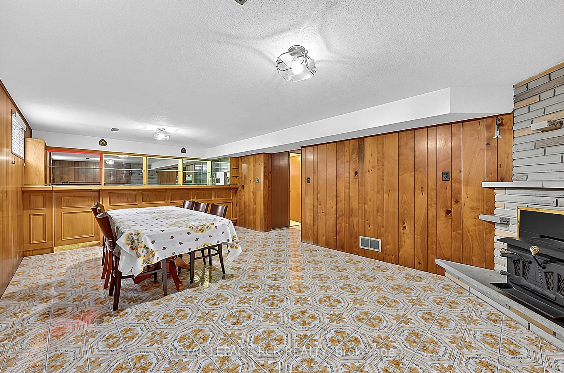 Photo 26 of 32 Bartel Drive, North York, Glenfield-Jane Heights — HOMEH