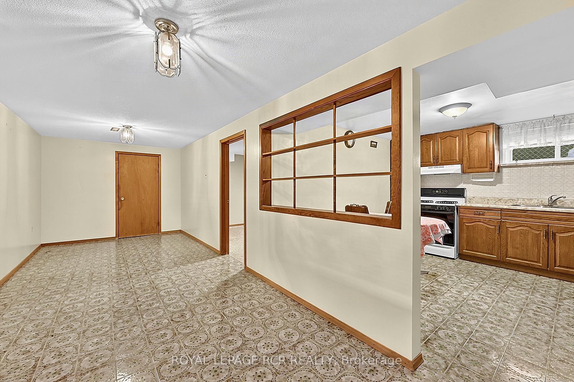 Photo 27 of 32 Bartel Drive, North York, Glenfield-Jane Heights — HOMEH