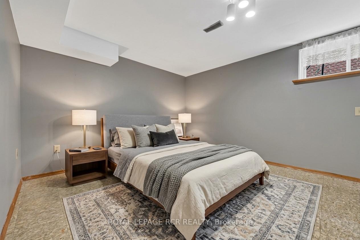 Photo 31 of 32 Bartel Drive, North York, Glenfield-Jane Heights — HOMEH