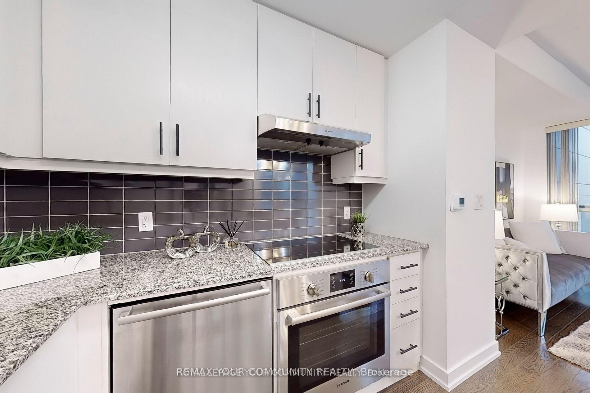 Photo 10 of Unit 2804, 1 The Esplanade, Toronto, Waterfront Communities — HOMEH